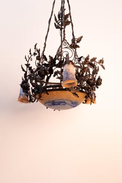 Lustre Art Déco en fer forgé avec vasque en pâte de verre et Lights en forme de tulipe