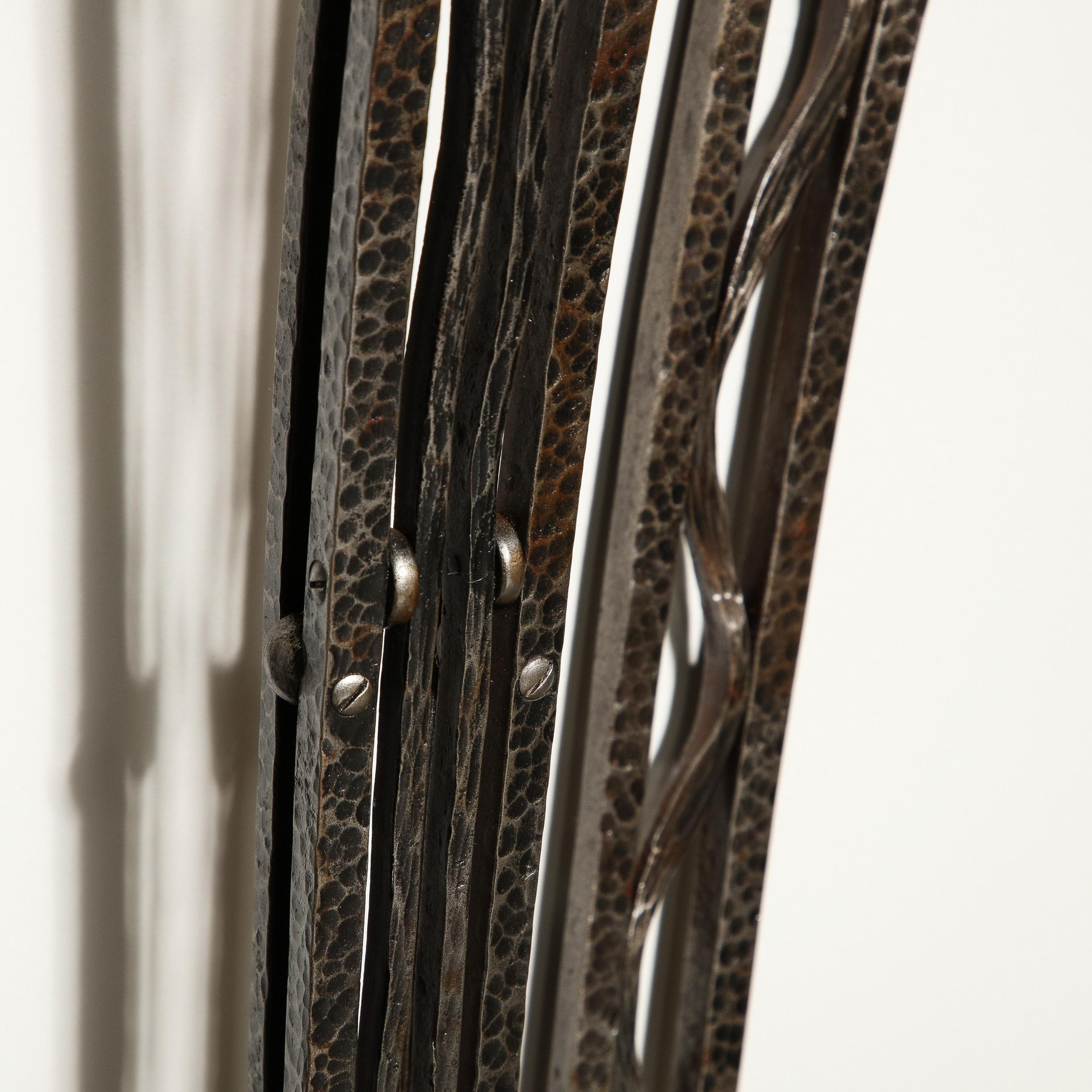 Konsolentisch aus Schmiedeeisen im Art déco-Stil mit stilisierten geometrischen Details und grauem Marmor 8
