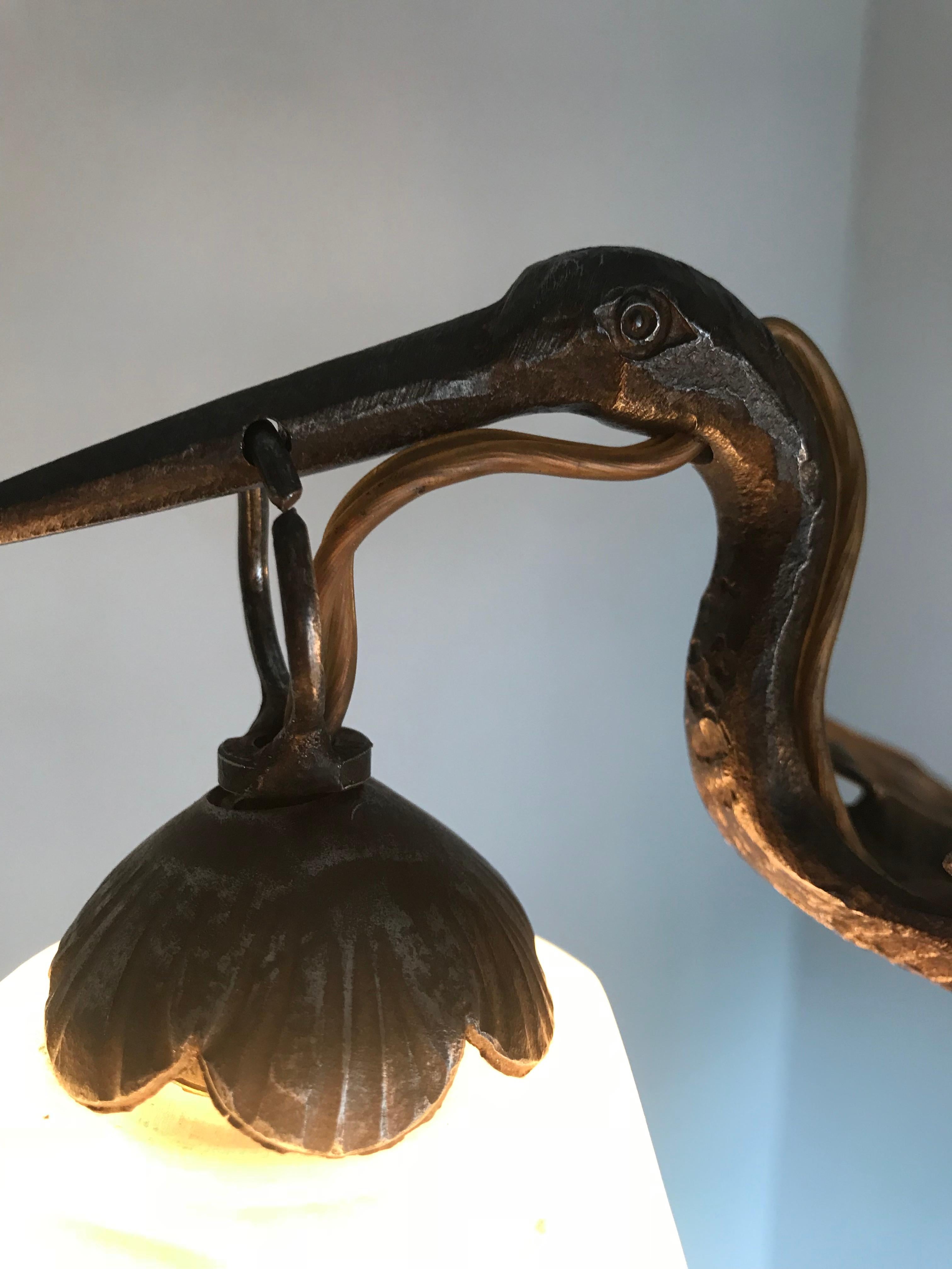 Art & Deco Wrought Iron & Glass 4-Light Pendant / Chandelier avec 3 Stork Birds 5