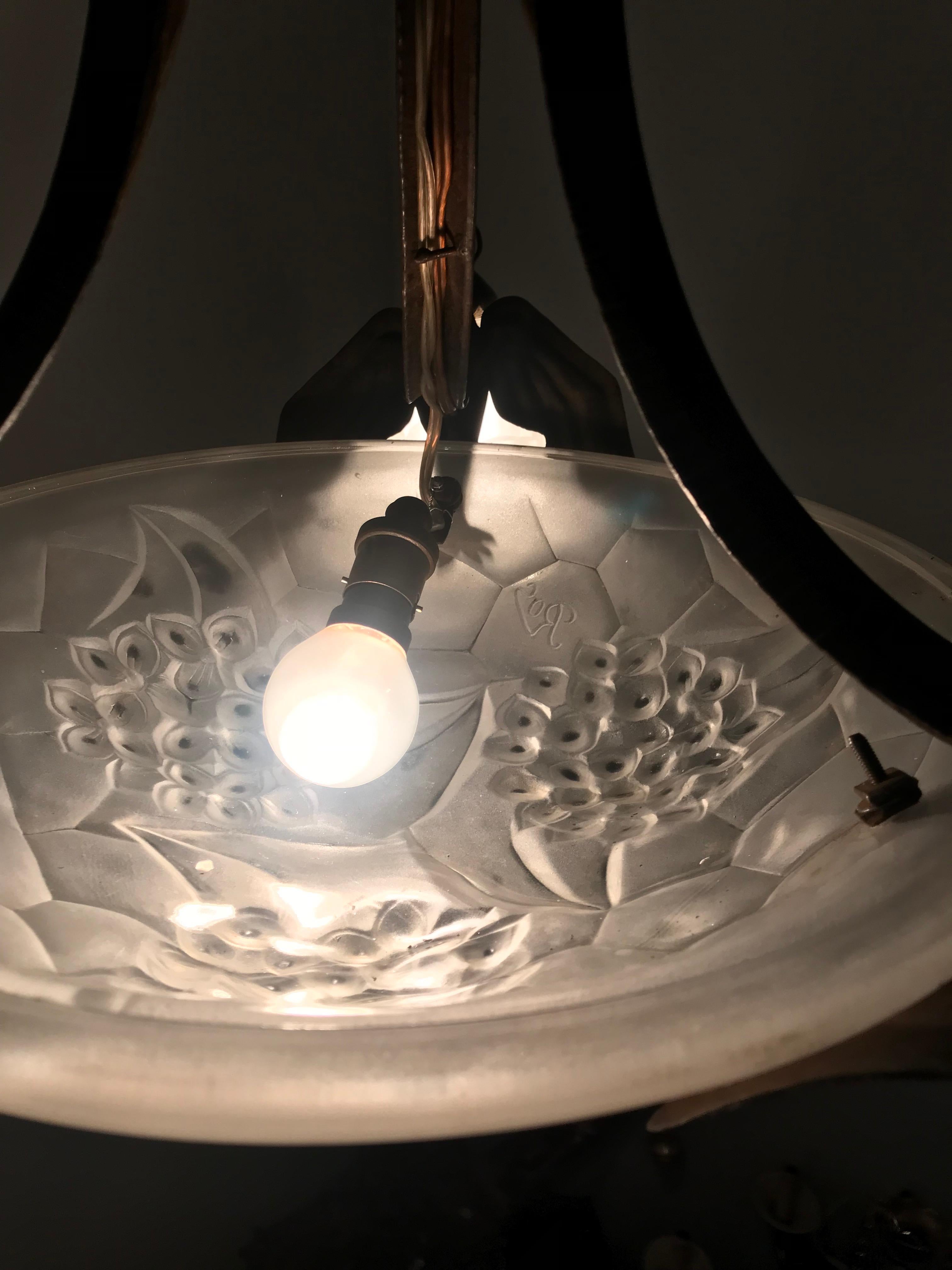 Art & Deco Wrought Iron & Glass 4-Light Pendant / Chandelier avec 3 Stork Birds 10