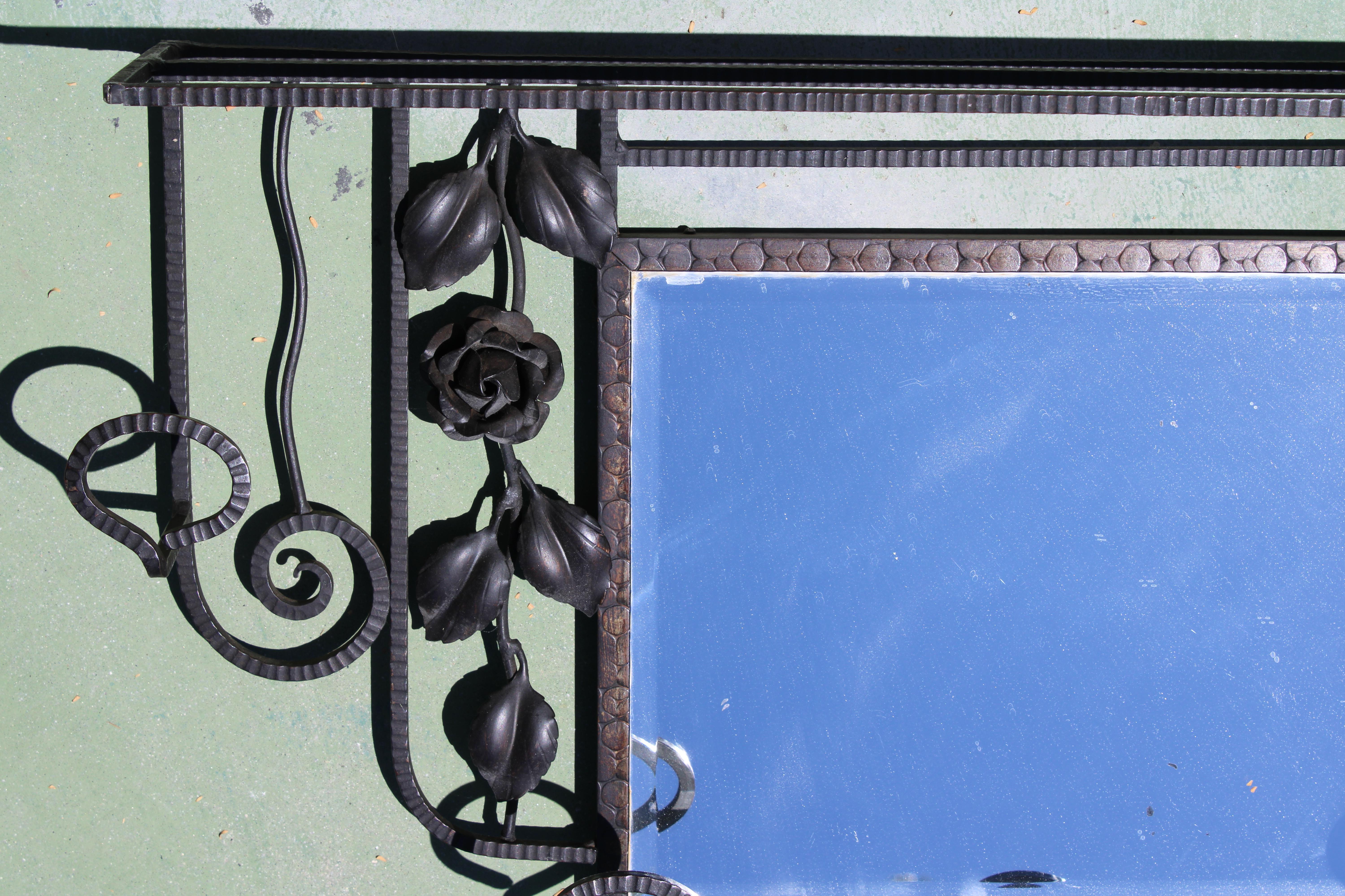 Art Deco Wrought Iron Hall Mirror (miroir de salle) Bon état - En vente à Palm Springs, CA