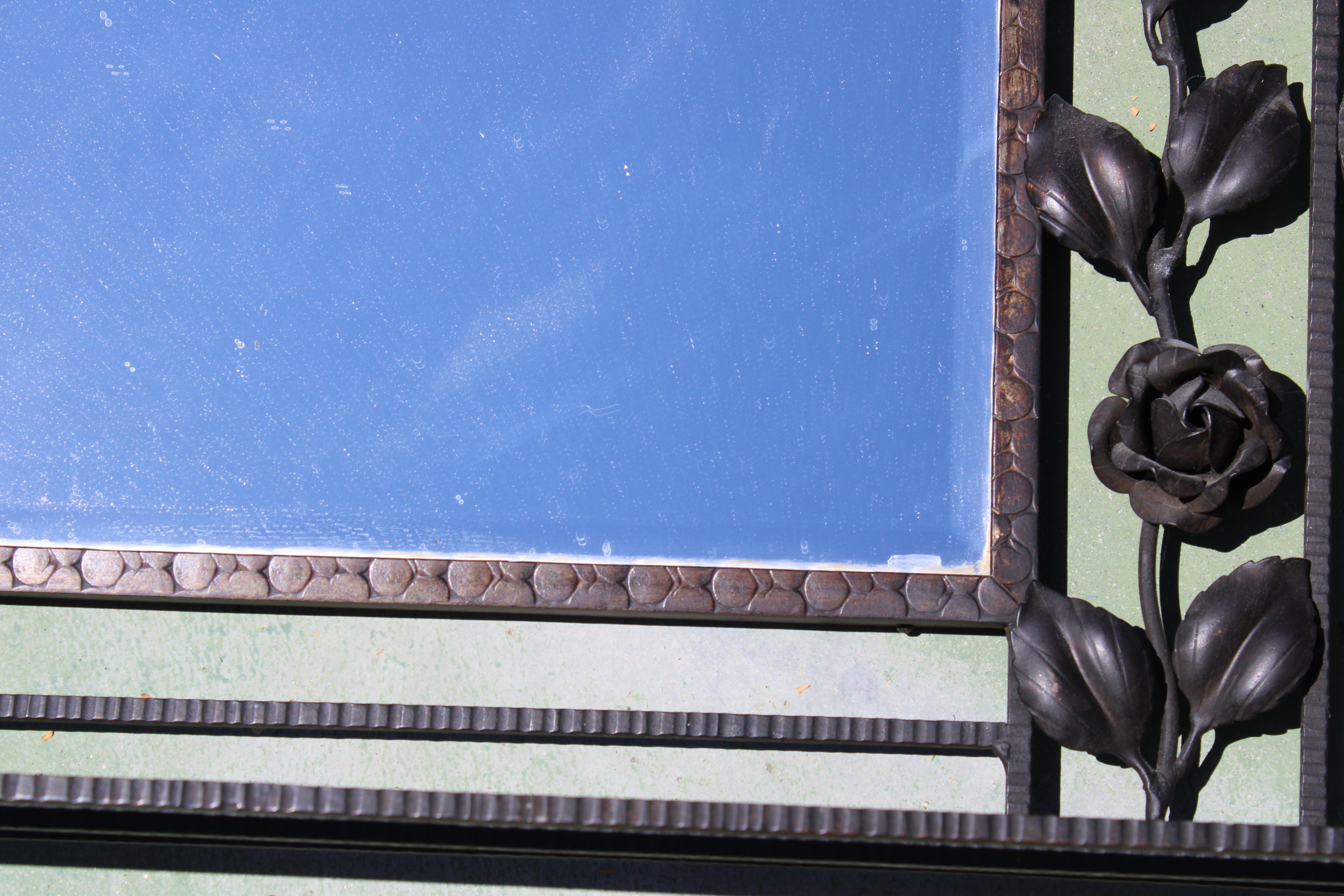 Début du 20ème siècle Art Deco Wrought Iron Hall Mirror (miroir de salle) en vente