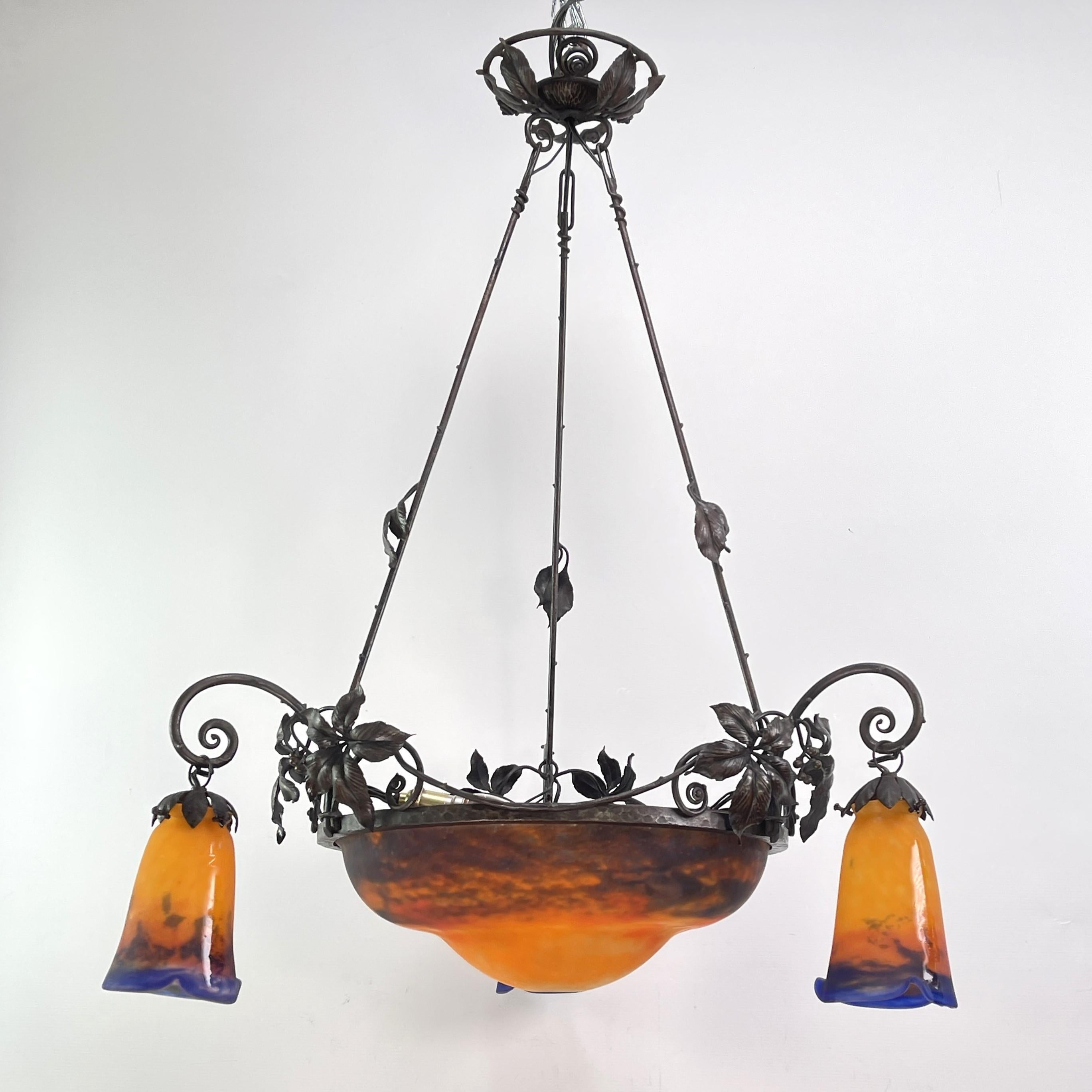 French Art Deco wrought iron Lamp by Muller Freres, Luneville Pate de Verre, 1930s For Sale