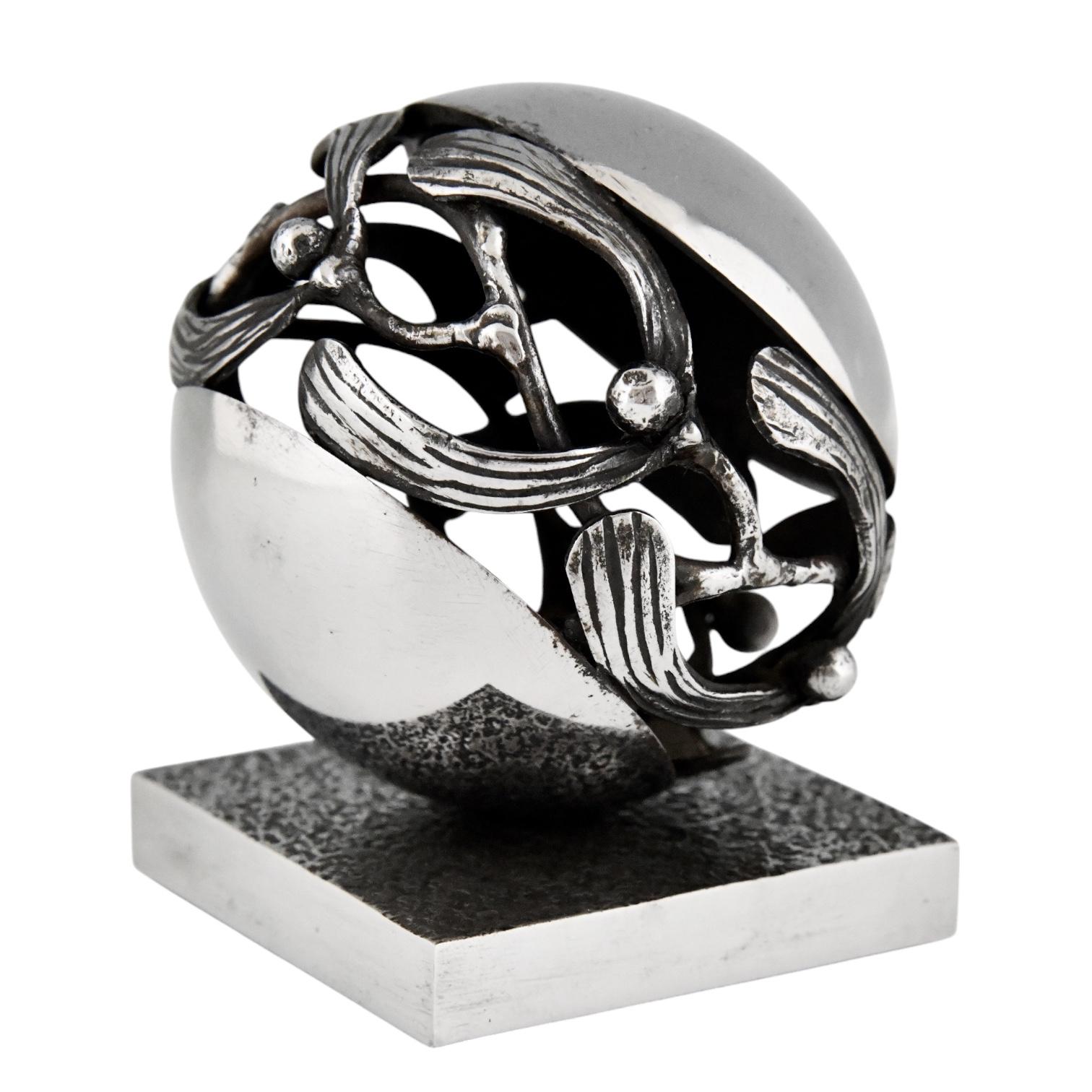French Art Deco Wrought Iron Mistletoe Paperweight by Edgar Brandt 1921 For Sale