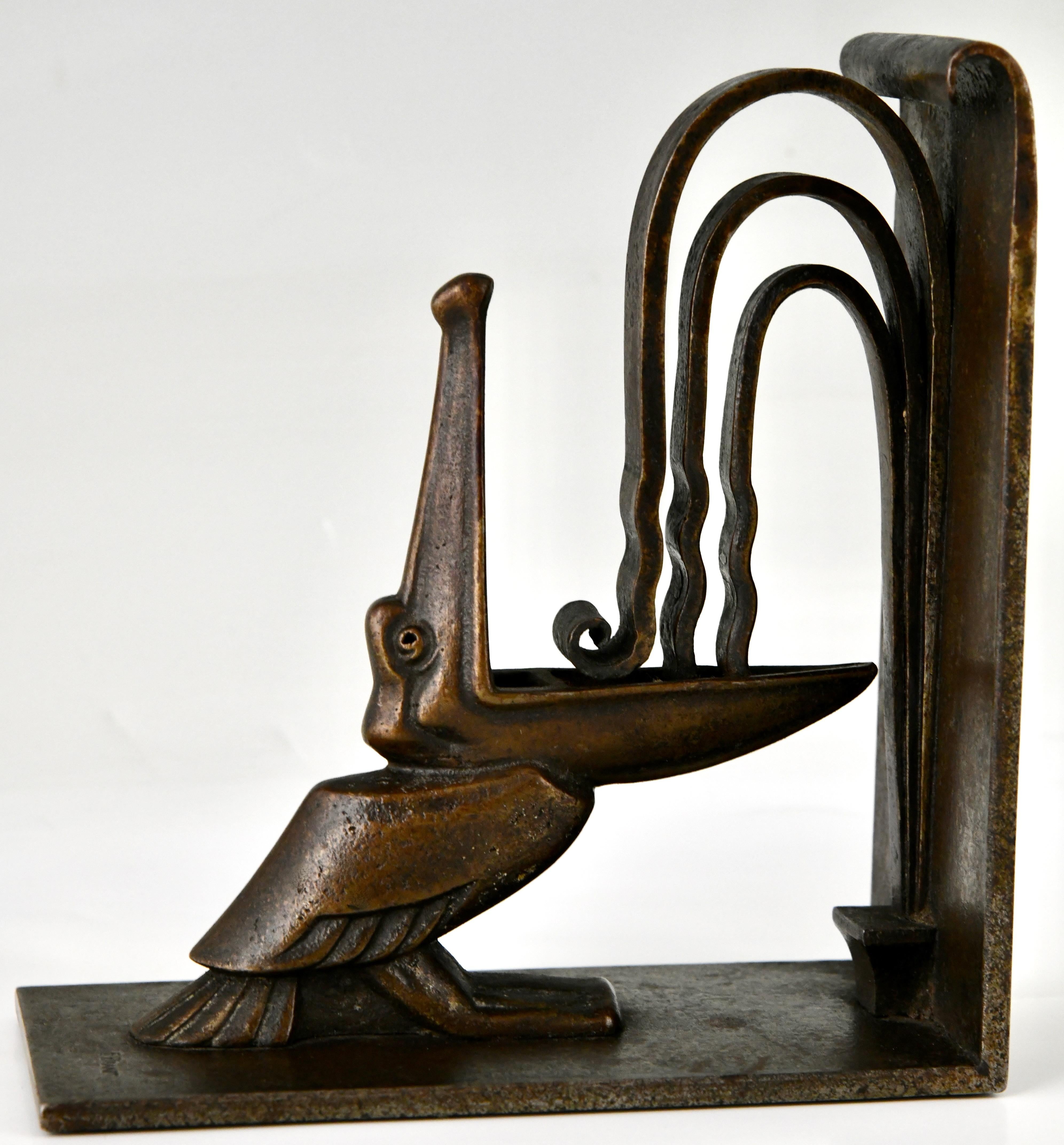 Art Deco wrought iron pelican bookends by Edgar Brandt  France 1924. For Sale 1
