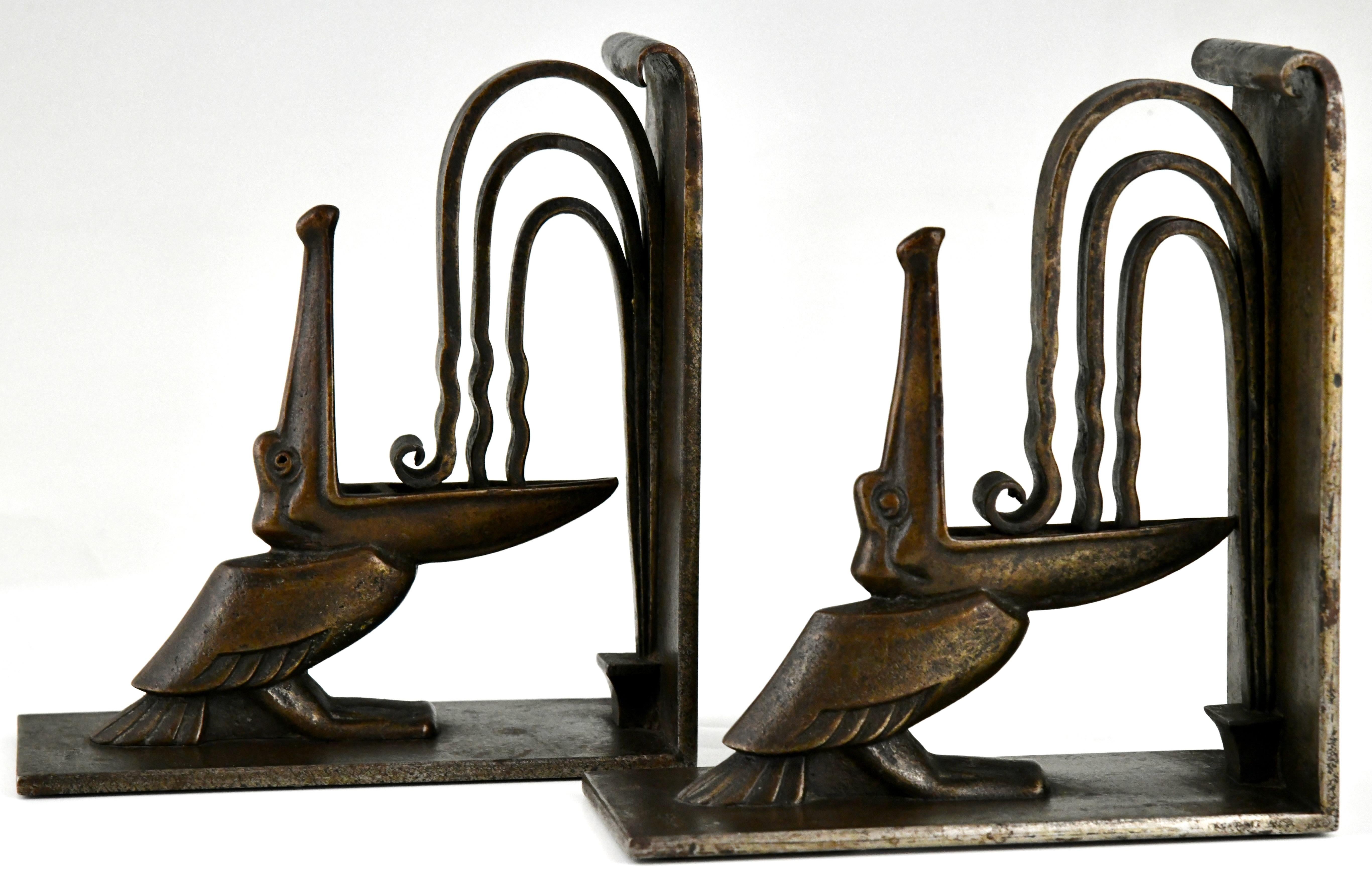 Art Deco wrought iron pelican bookends by Edgar Brandt  France 1924. For Sale 3