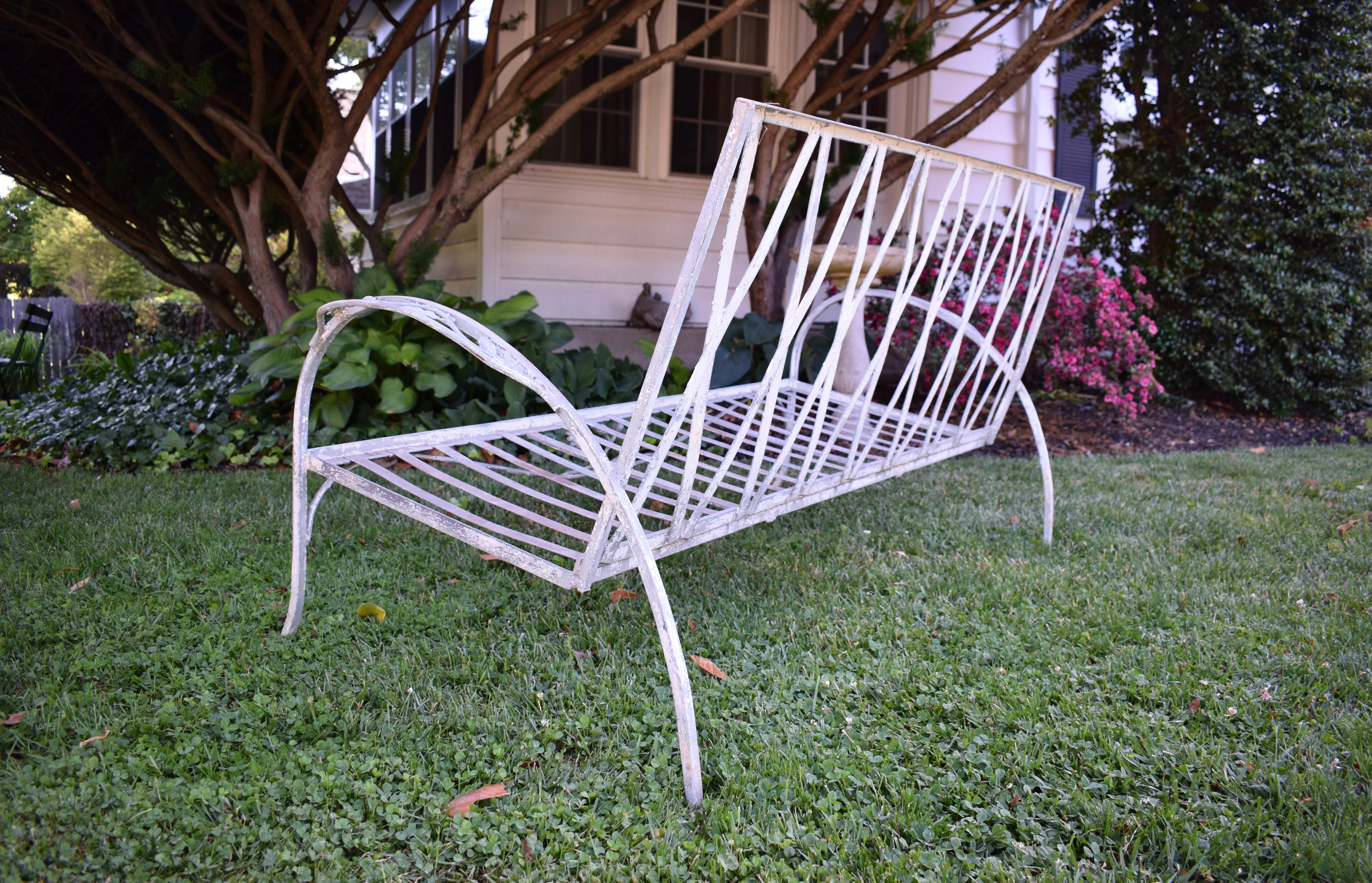 Art Deco Wrought Iron Salterini Mt. Vernon Oak Leaf Sofa In Distressed Condition In Southampton, NJ