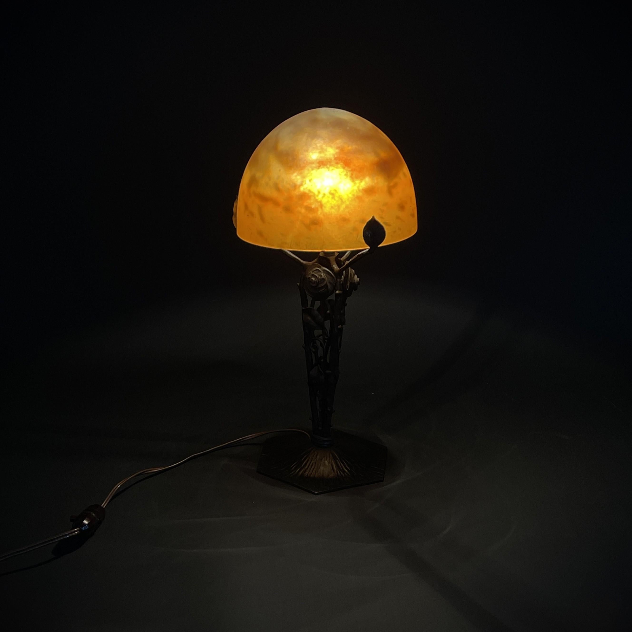 Art Deco wrought iron table lamp by Daum Nancy,  1930s In Good Condition In Saarburg, RP