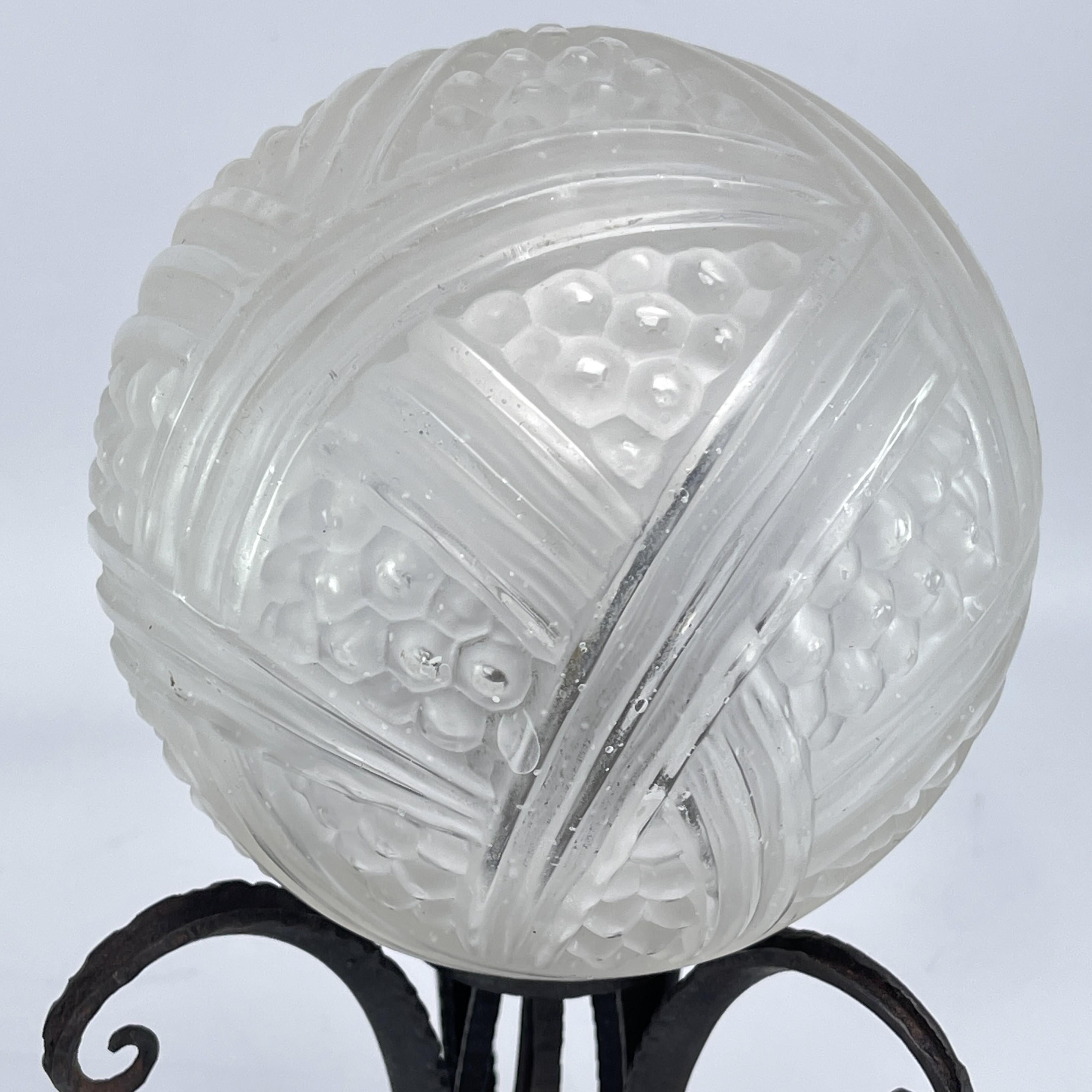 European Art Deco wrought iron table lamp by Hettier & Vincent,  1930s