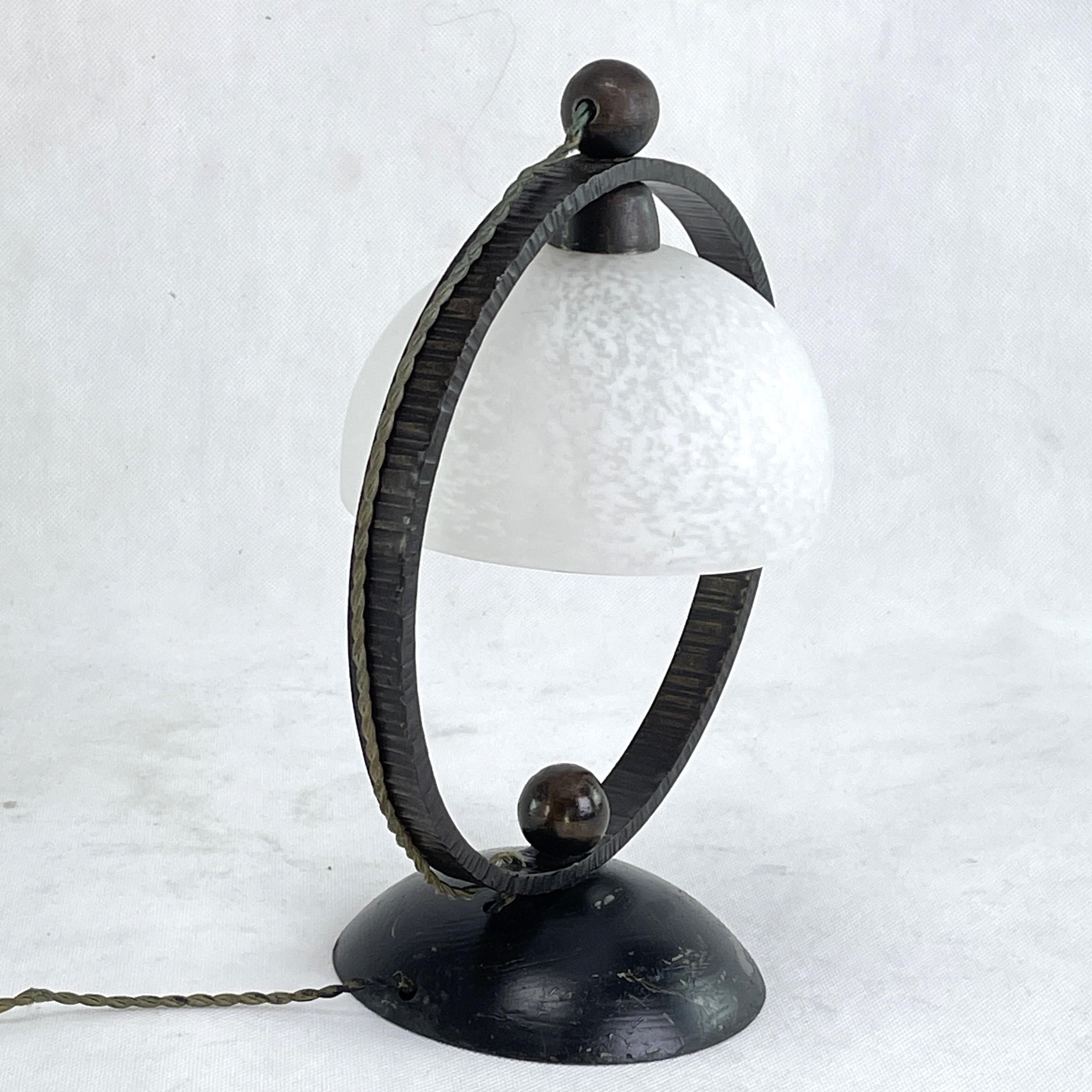 Art Deco wrought iron table lamp by Schneider,  1930s In Good Condition For Sale In Saarburg, RP
