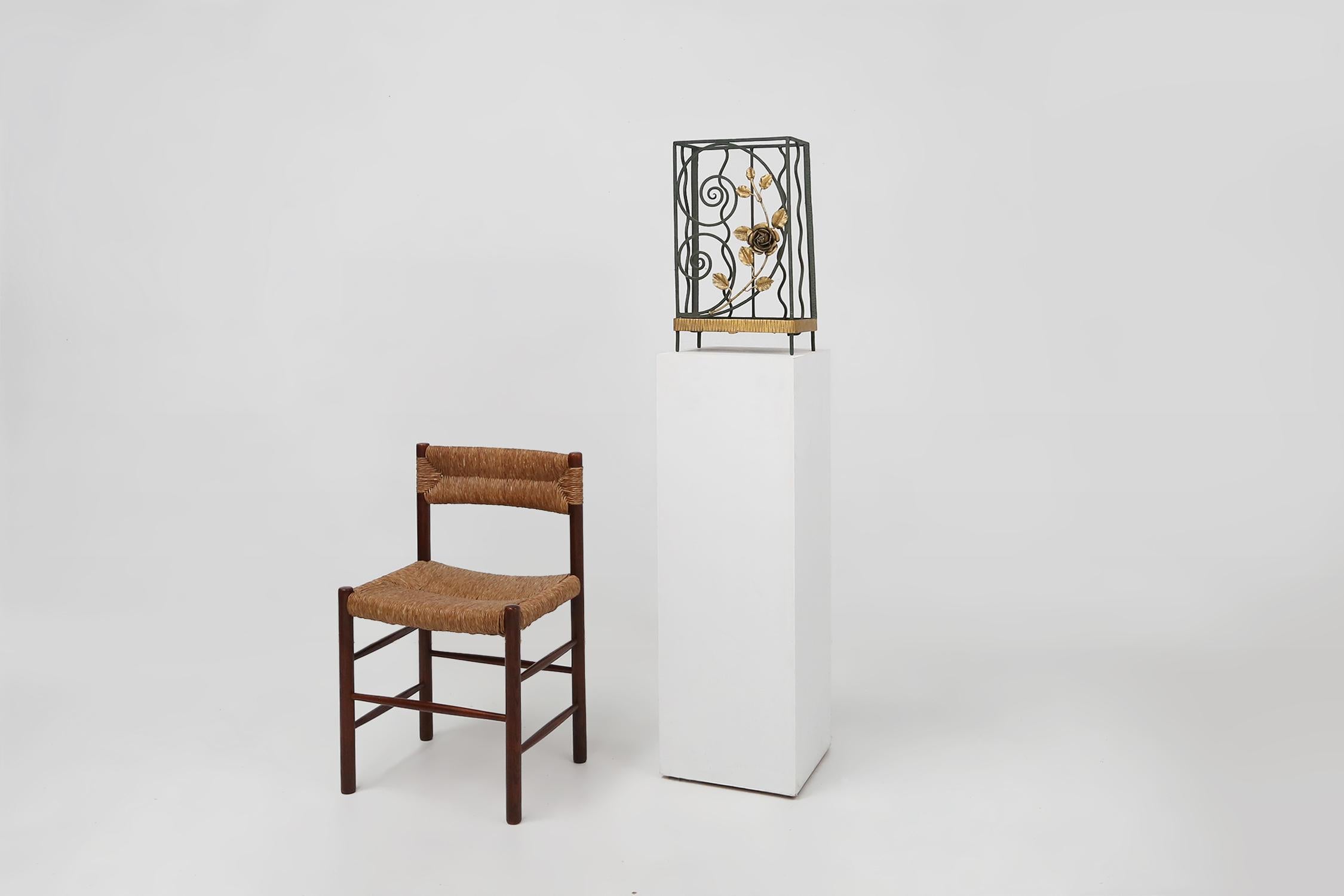 France / 1930 / umbrella stand / metal / art deco

Elegant Art Deco French umbrella stand in wrought iron from the 1930s. With a separate drip tray in stunning red. A beautiful combination of robust functional square design and organic decorations