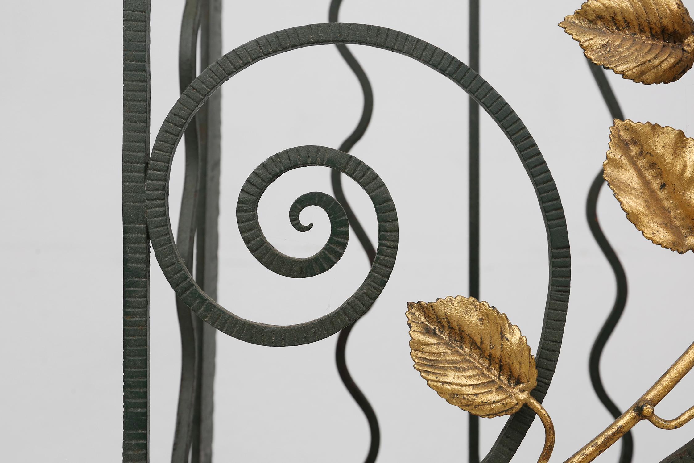 Art deco wrought iron umbrella stand with floral decoration, France ca. 1930 In Good Condition For Sale In Meulebeke, BE