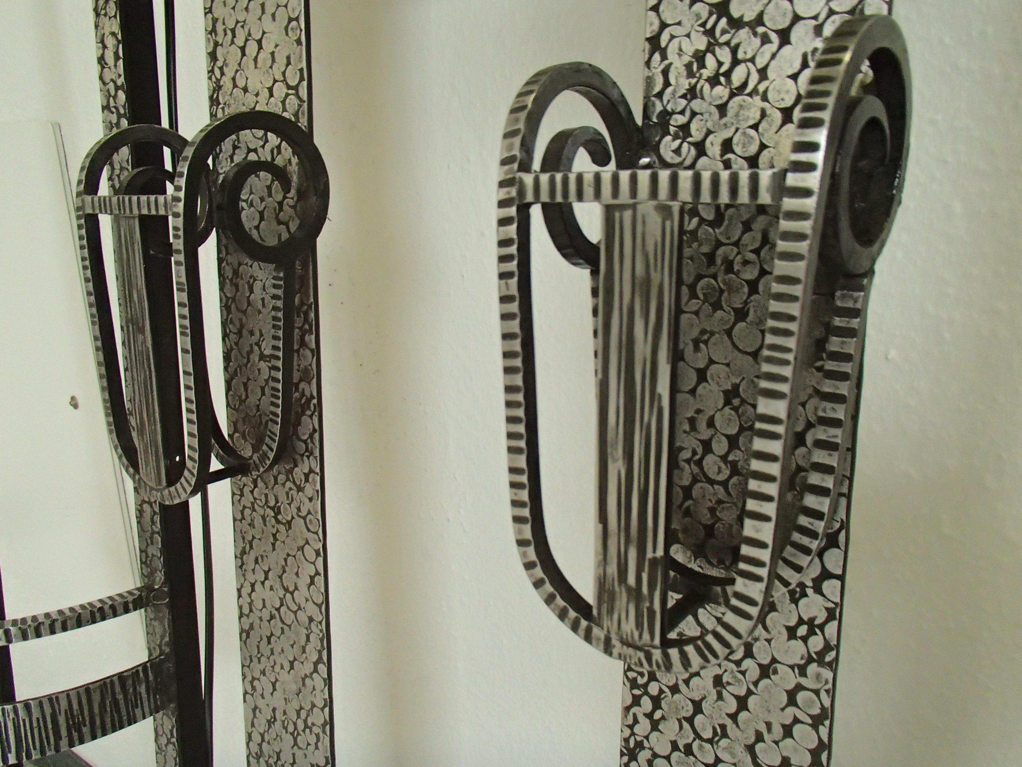 Art Deco Wrouth Eisen Kleiderschrank mit Spiegel und Licht im Angebot 6