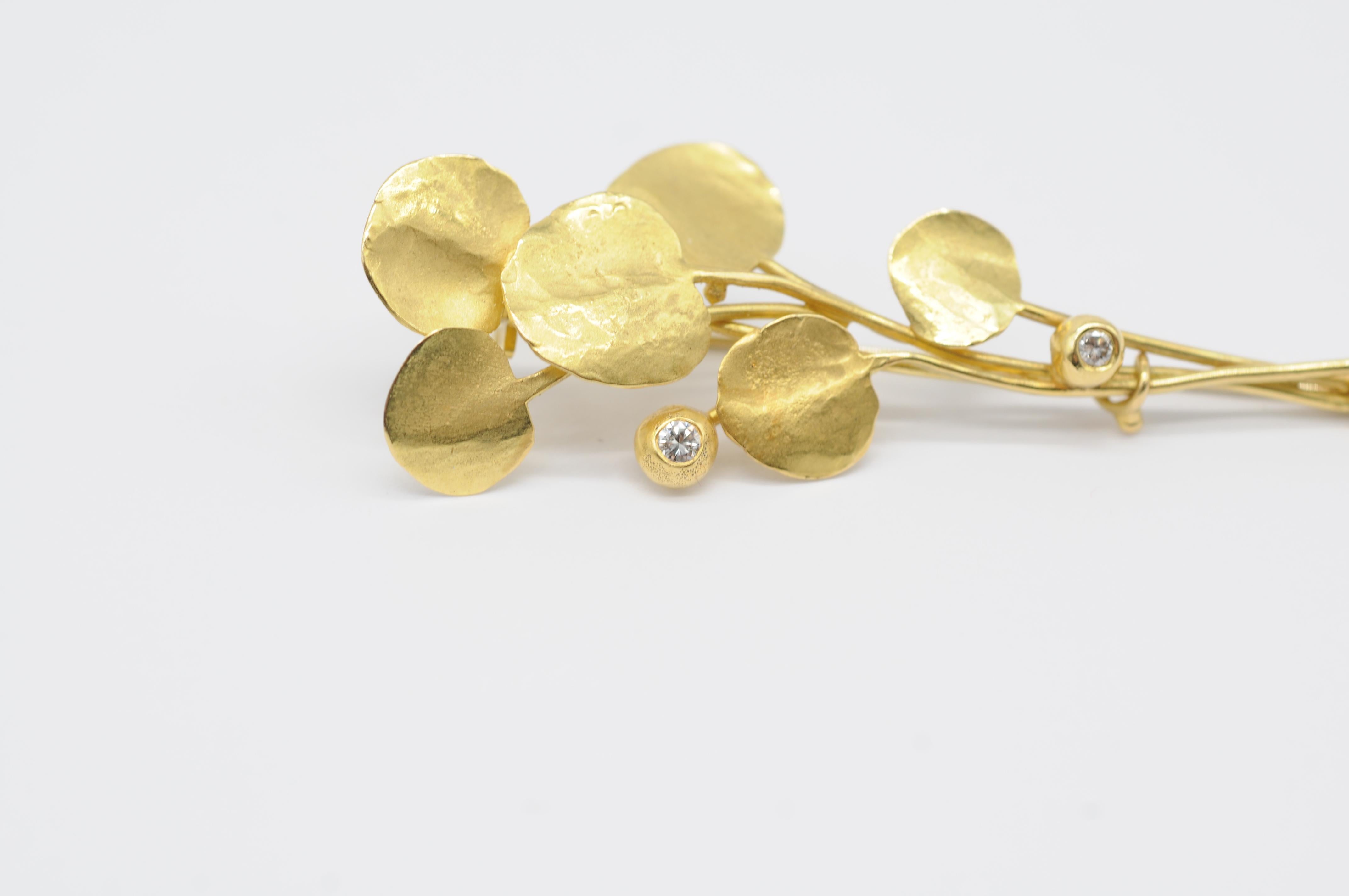 Women's or Men's Art Deco Wurzbacher yellow gold brooch in 18k with diamonds For Sale