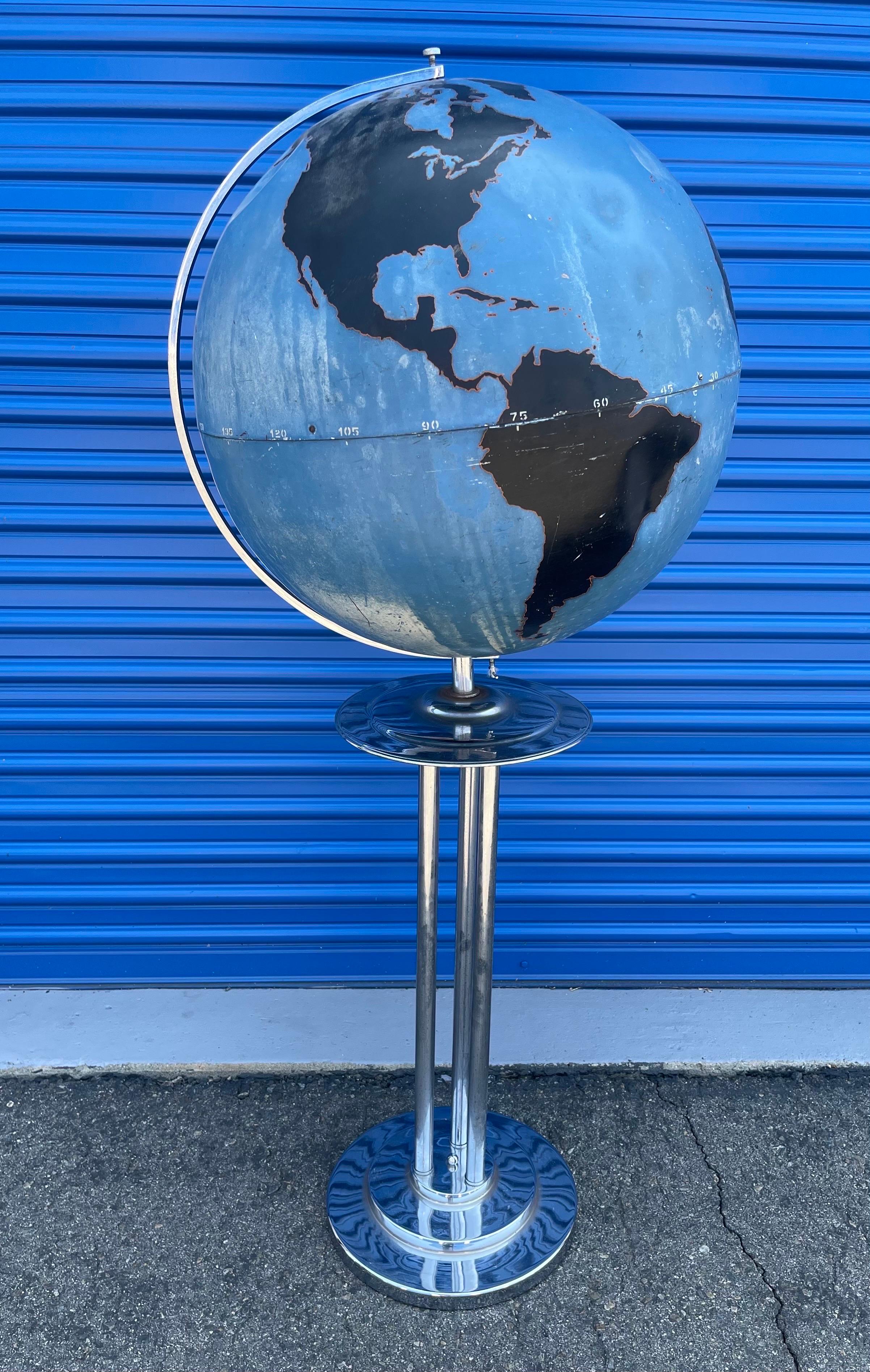 Art Deco WWII Military Strategy Chalk Teaching Globe on Stand by Denoyer-Geppert In Good Condition For Sale In San Diego, CA