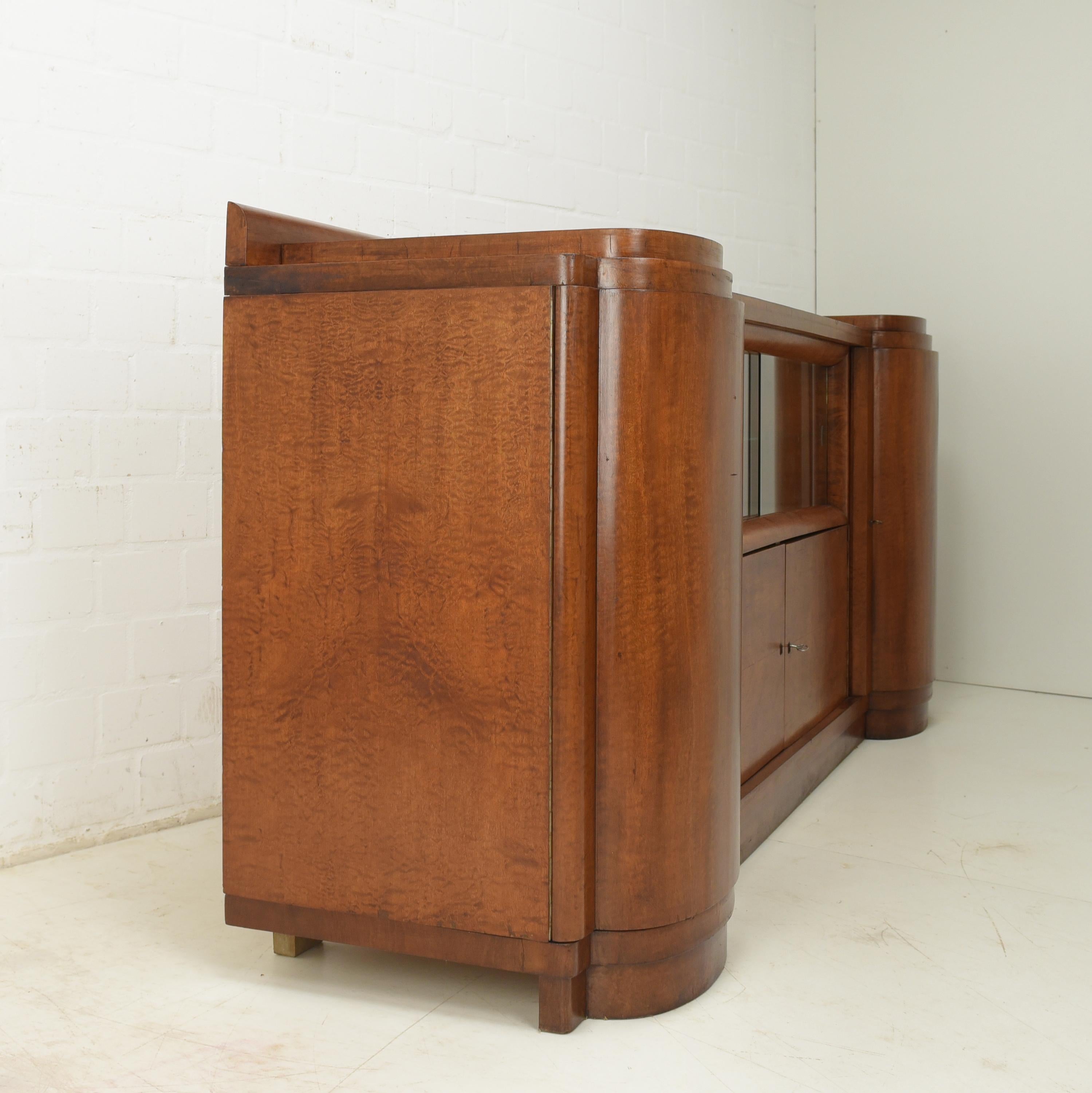 Großes Sideboard aus Nussbaumholz im Art déco-Stil XXL, 1930 im Angebot 6