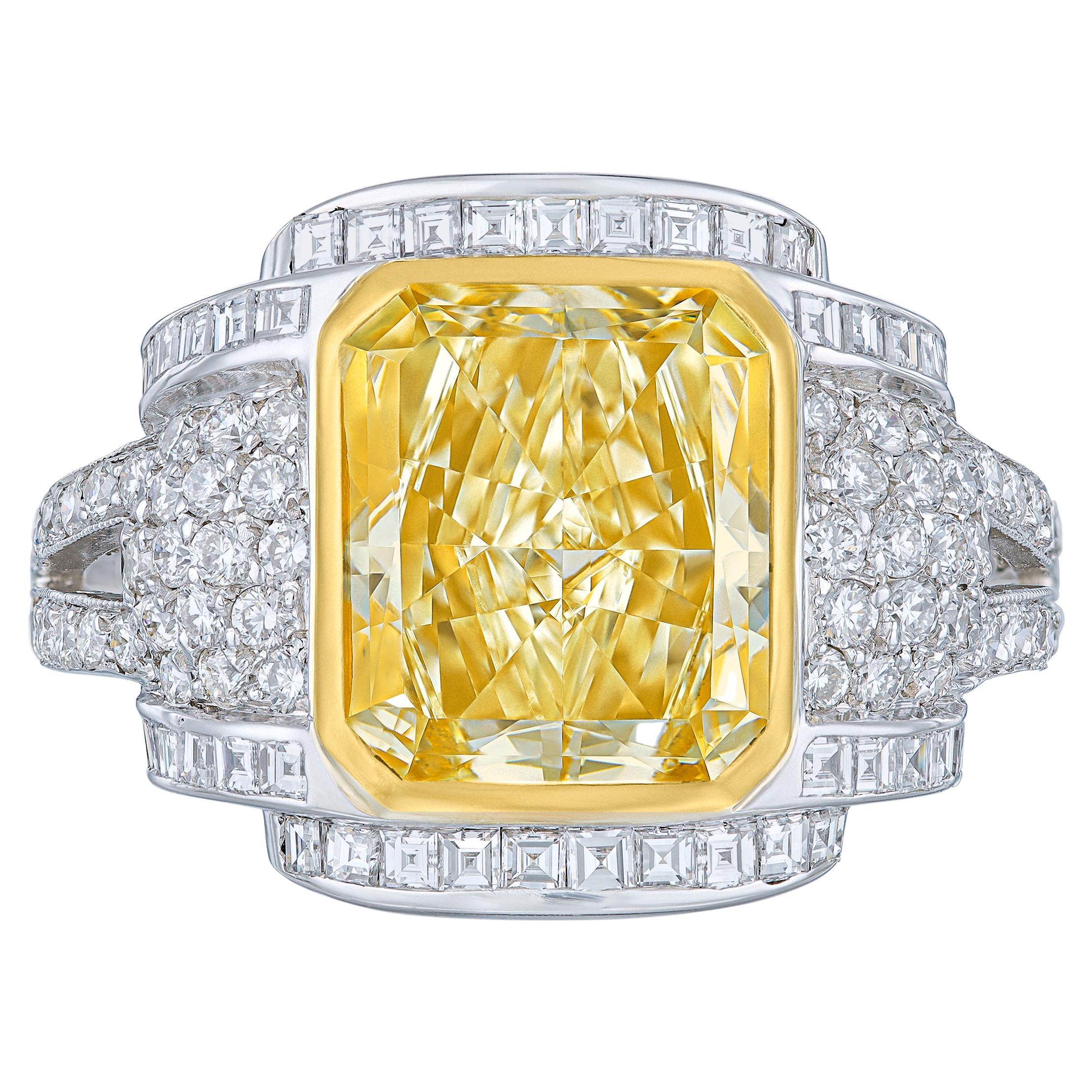 Bague cocktail Art déco en platine avec diamant jaune certifié de 3,87 carats en vente