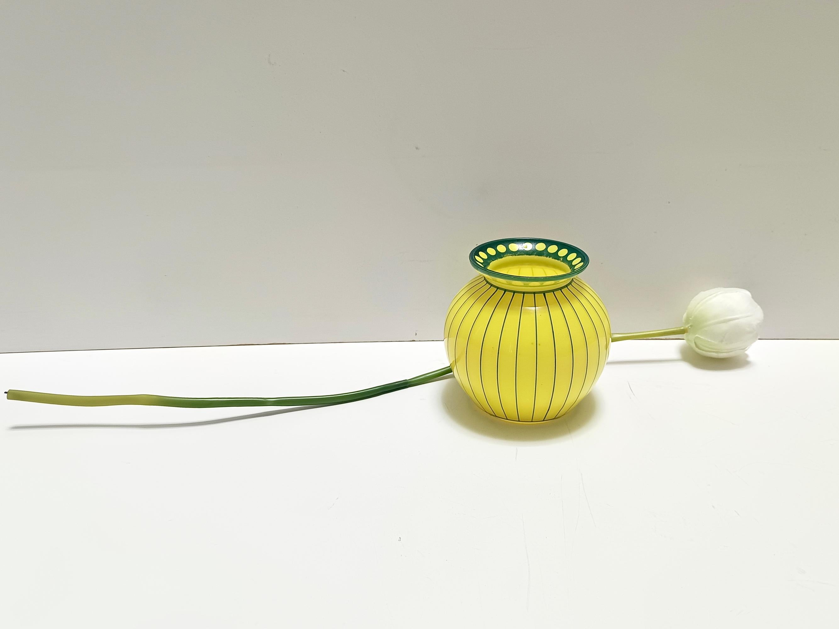 Art Déco Art Deco Yellow and Green Glass Vase in the style of Josef Hoffmann, Austria in vendita