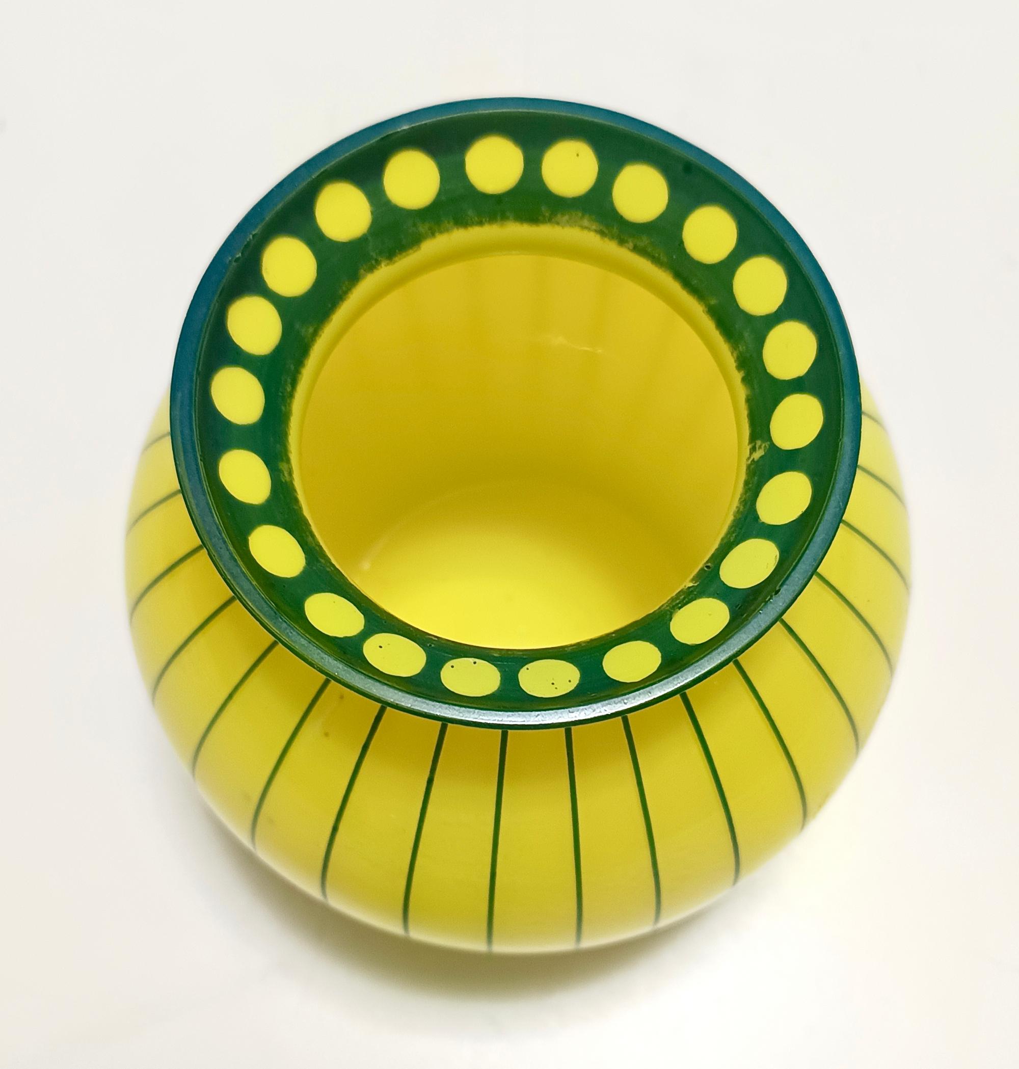 Vetro Art Deco Yellow and Green Glass Vase in the style of Josef Hoffmann, Austria in vendita