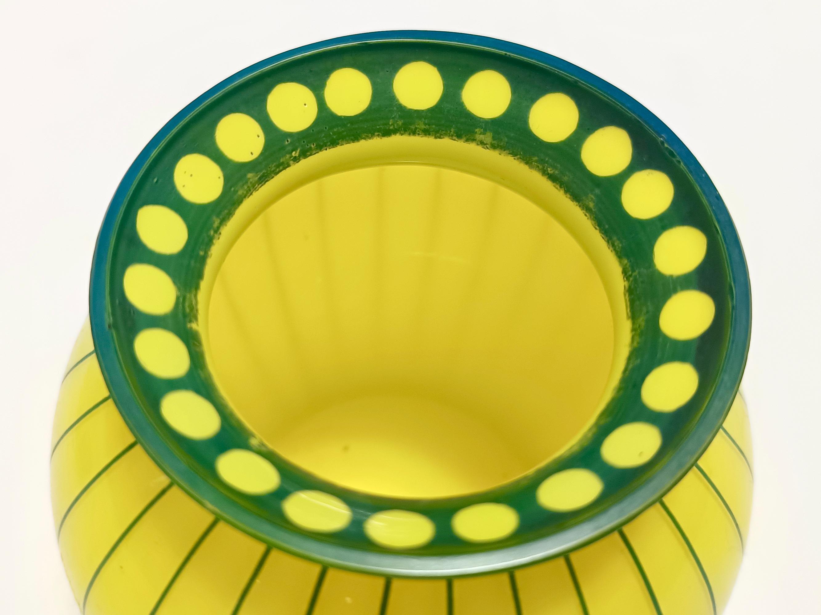 Art Deco Yellow and Green Glass Vase in the style of Josef Hoffmann, Austria in vendita 1