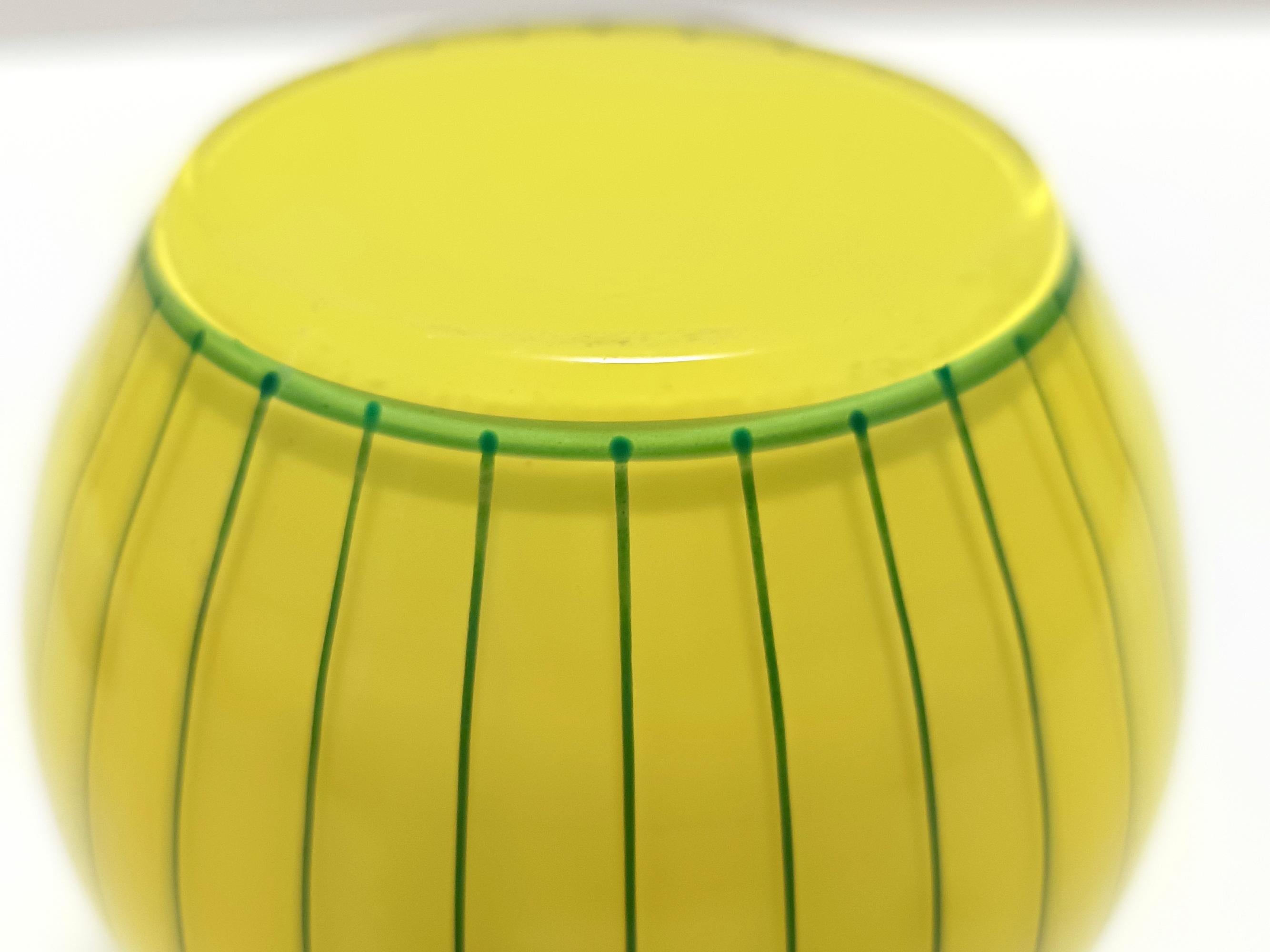 Art Deco Yellow and Green Glass Vase in the style of Josef Hoffmann, Austria in vendita 2