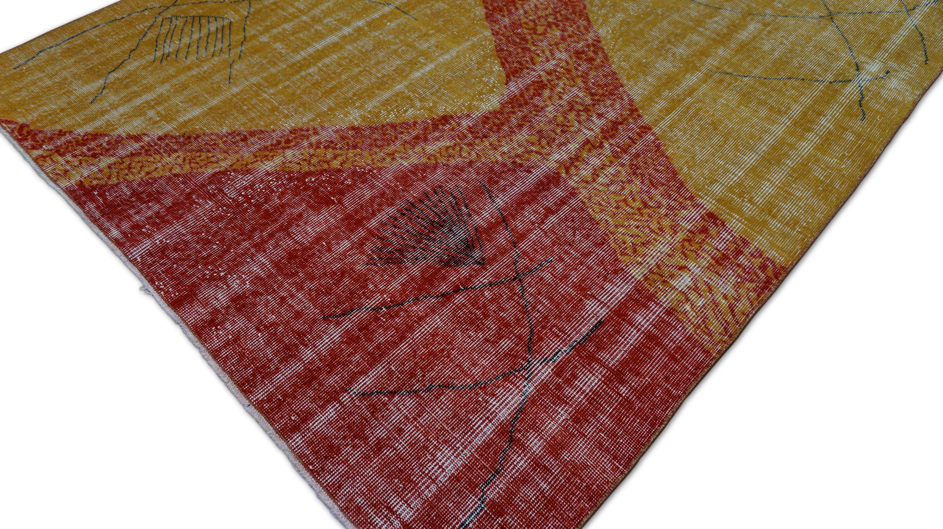 Noué à la main Tapis Art Déco jaune et rouge à motif abstrait 5'6''x7'9'' en vente