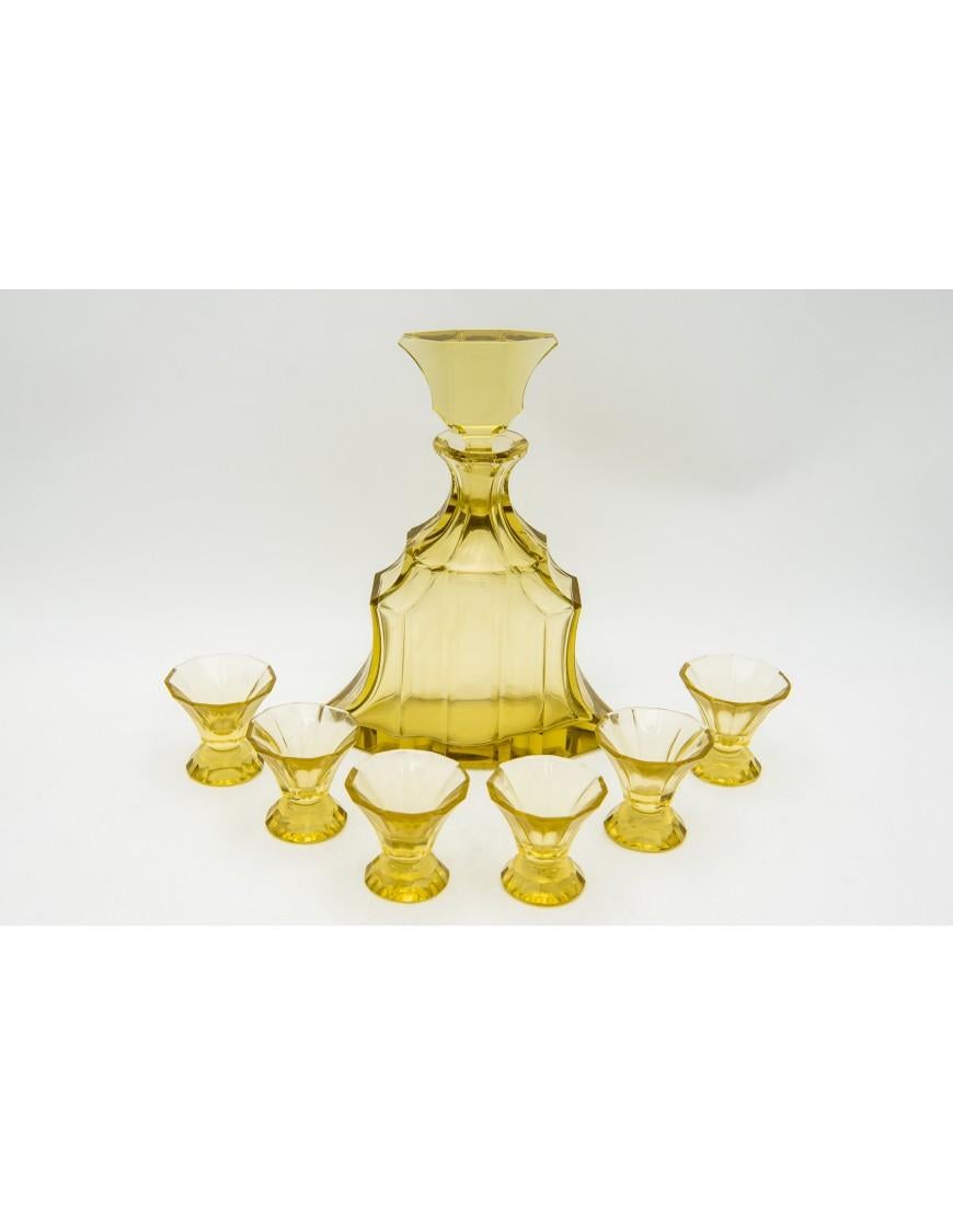 Mid-20th Century Art Deco yellow crystal decanter liqueur set, Czech Republic, 1930s. For Sale