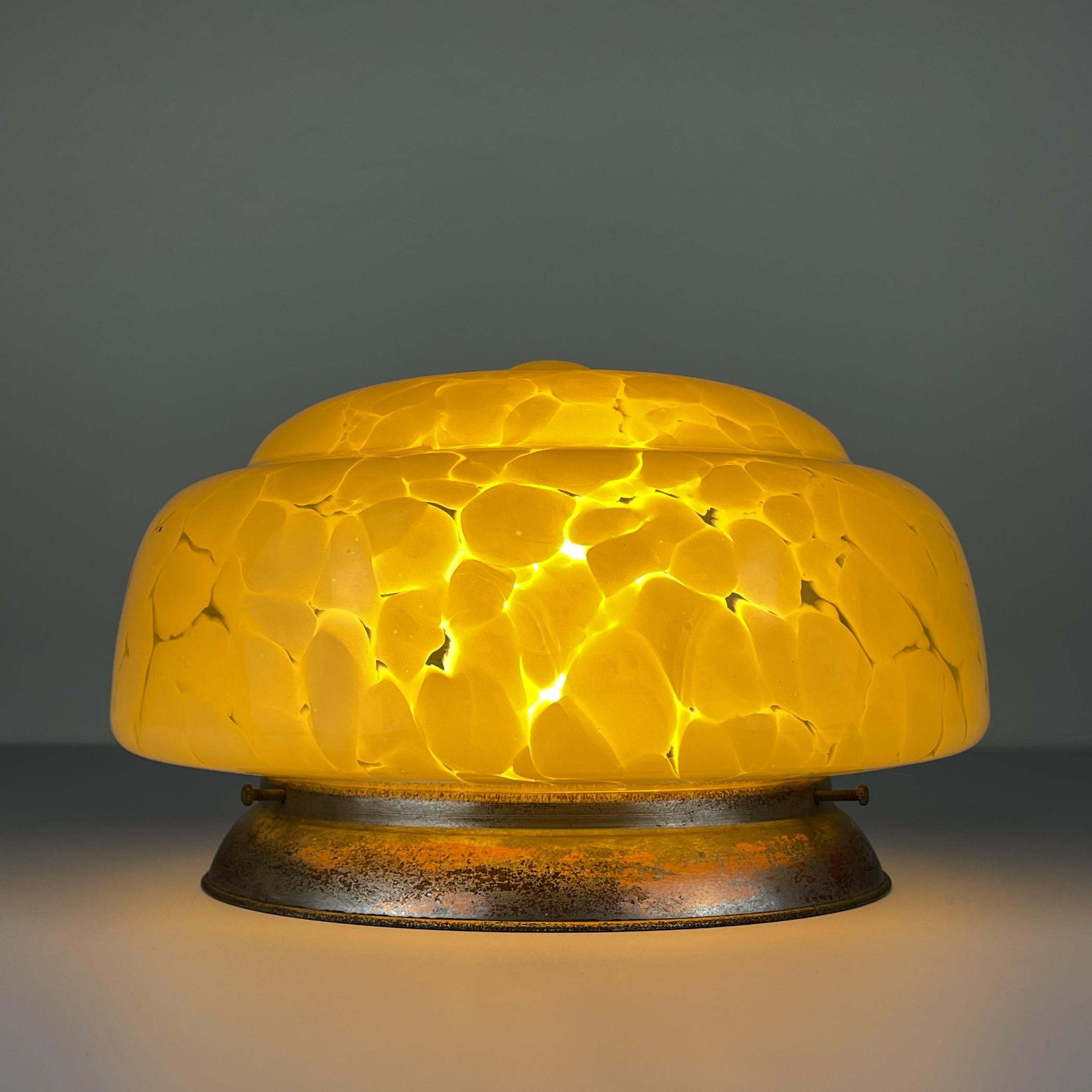 Plafonnier Art déco en verre jaune, Italie années 1950 Bon état - En vente à Miklavž Pri Taboru, SI