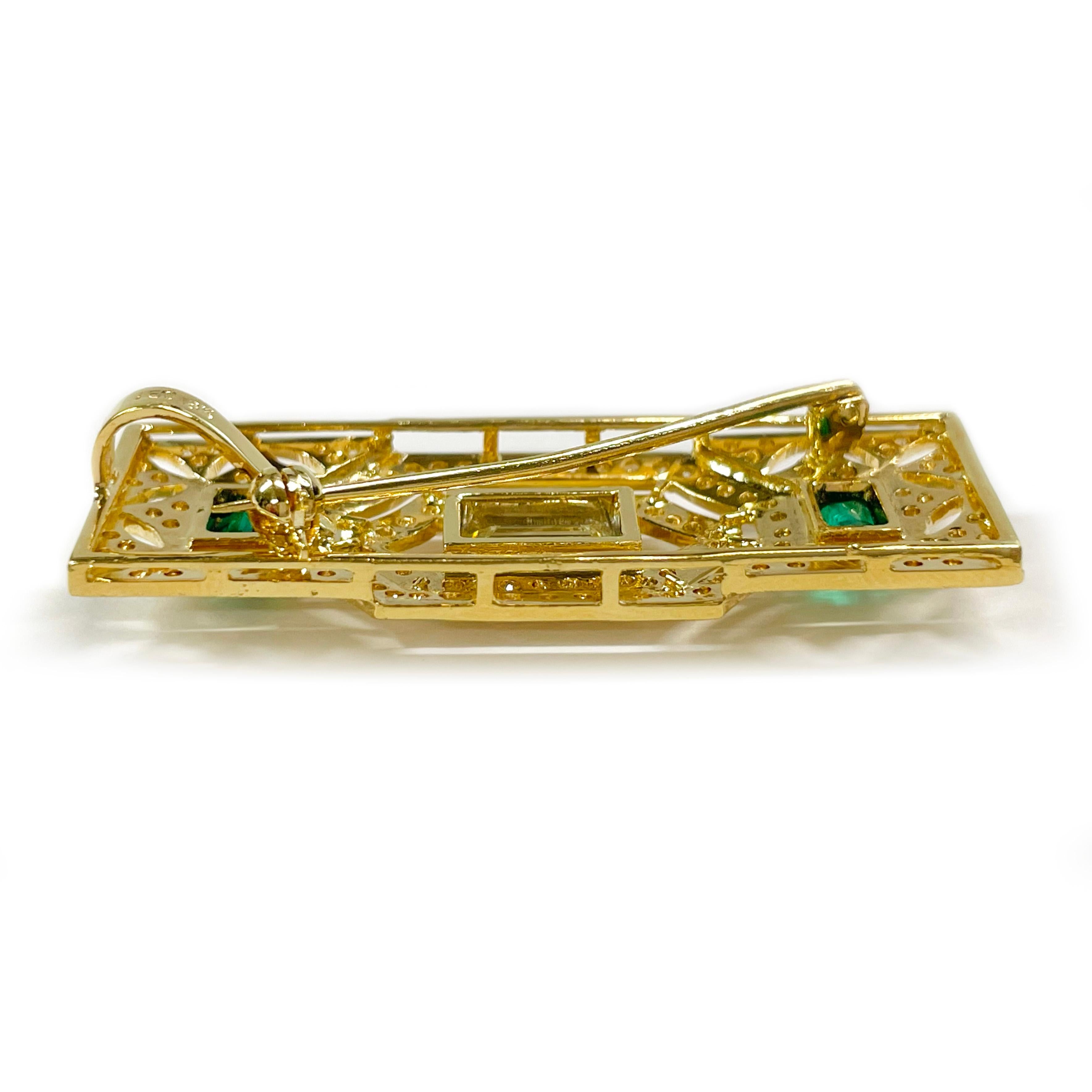 Art Deco Gelbgold Smaragd-Diamant-Brosche-Anhänger (Smaragdschliff) im Angebot