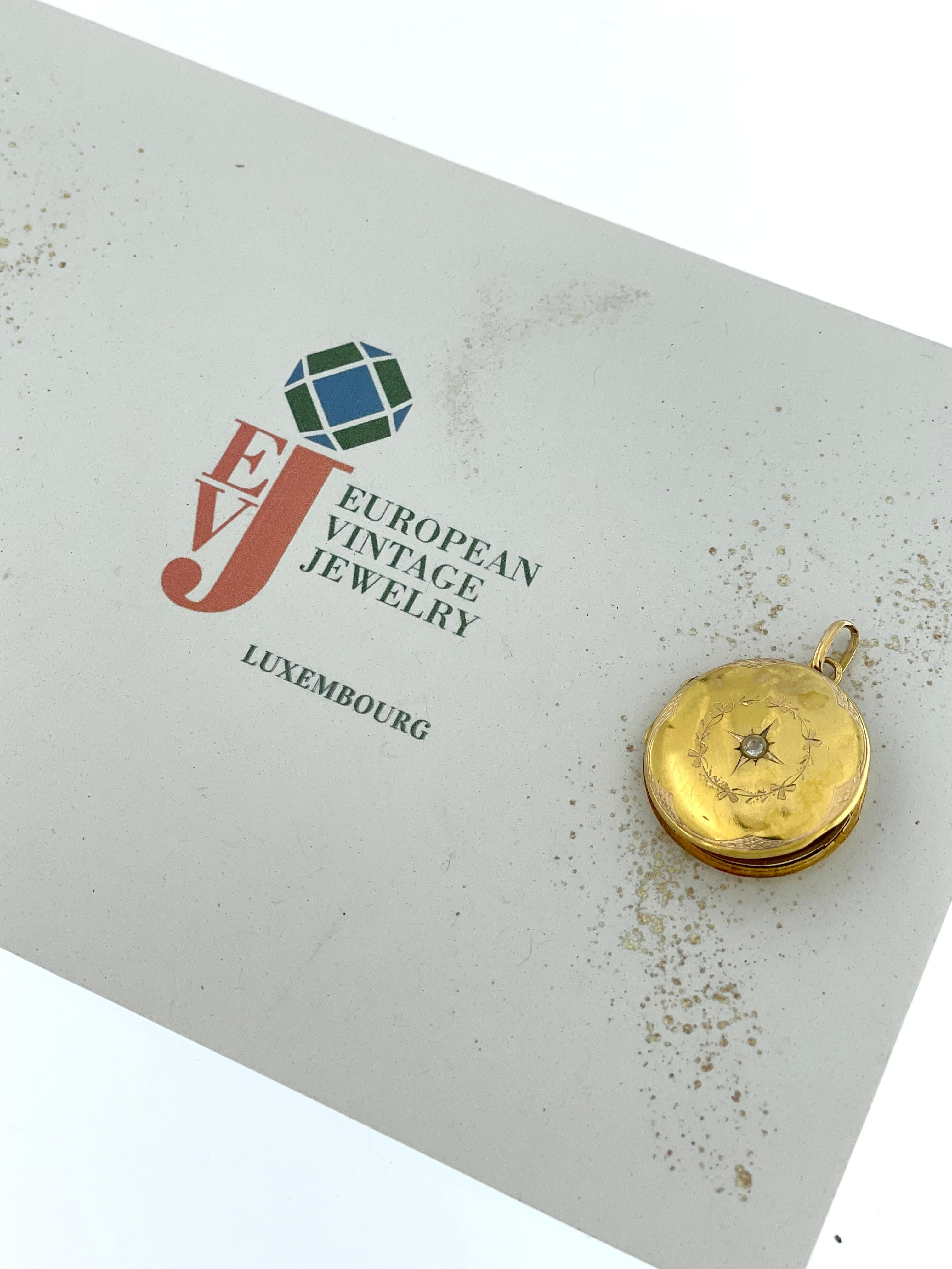 Ciondolo portafoto in oro giallo Art Déco con diamante in vendita 4