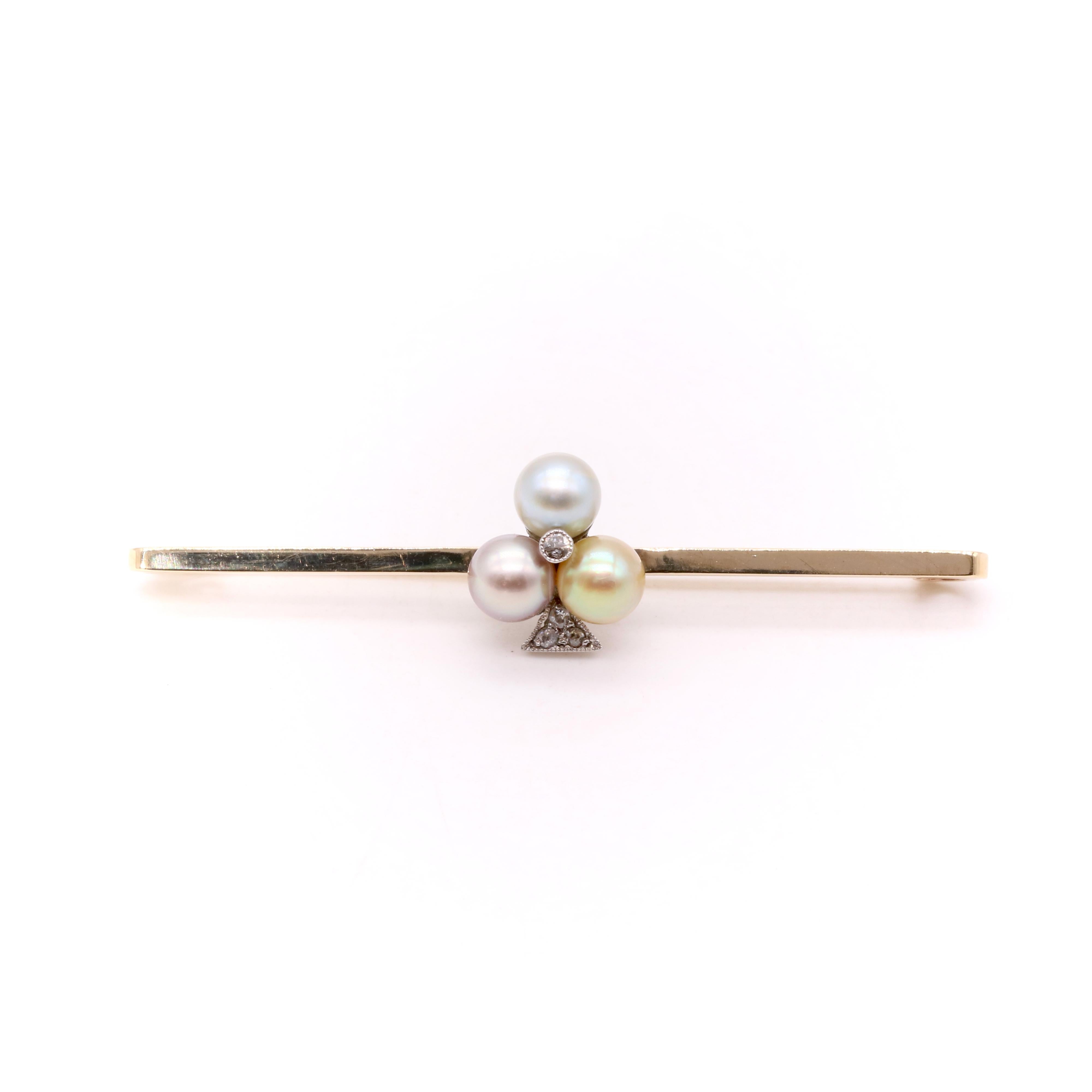 Single Cut Art Deco Yellow Gold & Platinum Tri Colour Pearl and Diamond ‘Clubs’ Bar Brooch For Sale