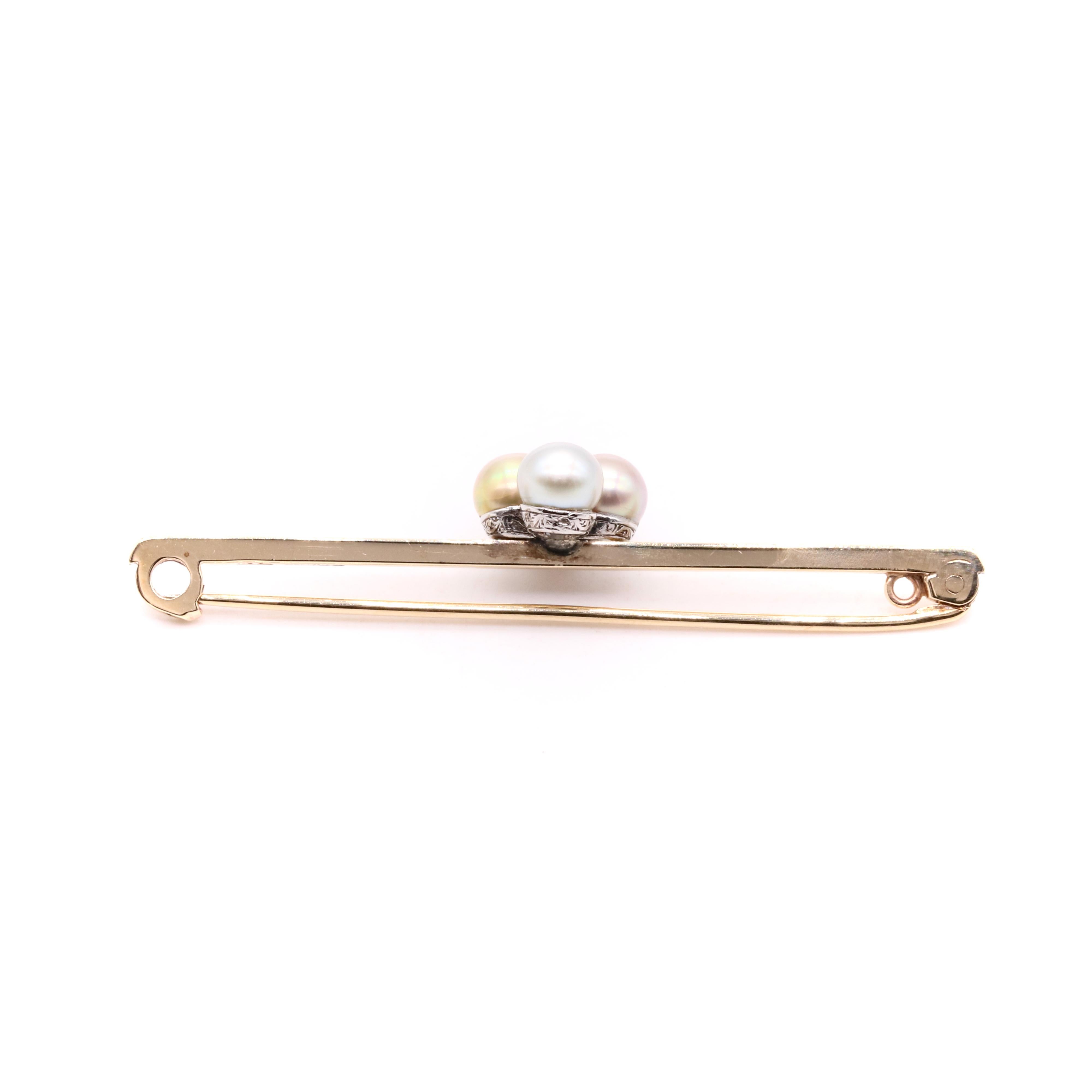 Art Deco Yellow Gold & Platinum Tri Colour Pearl and Diamond ‘Clubs’ Bar Brooch For Sale 1
