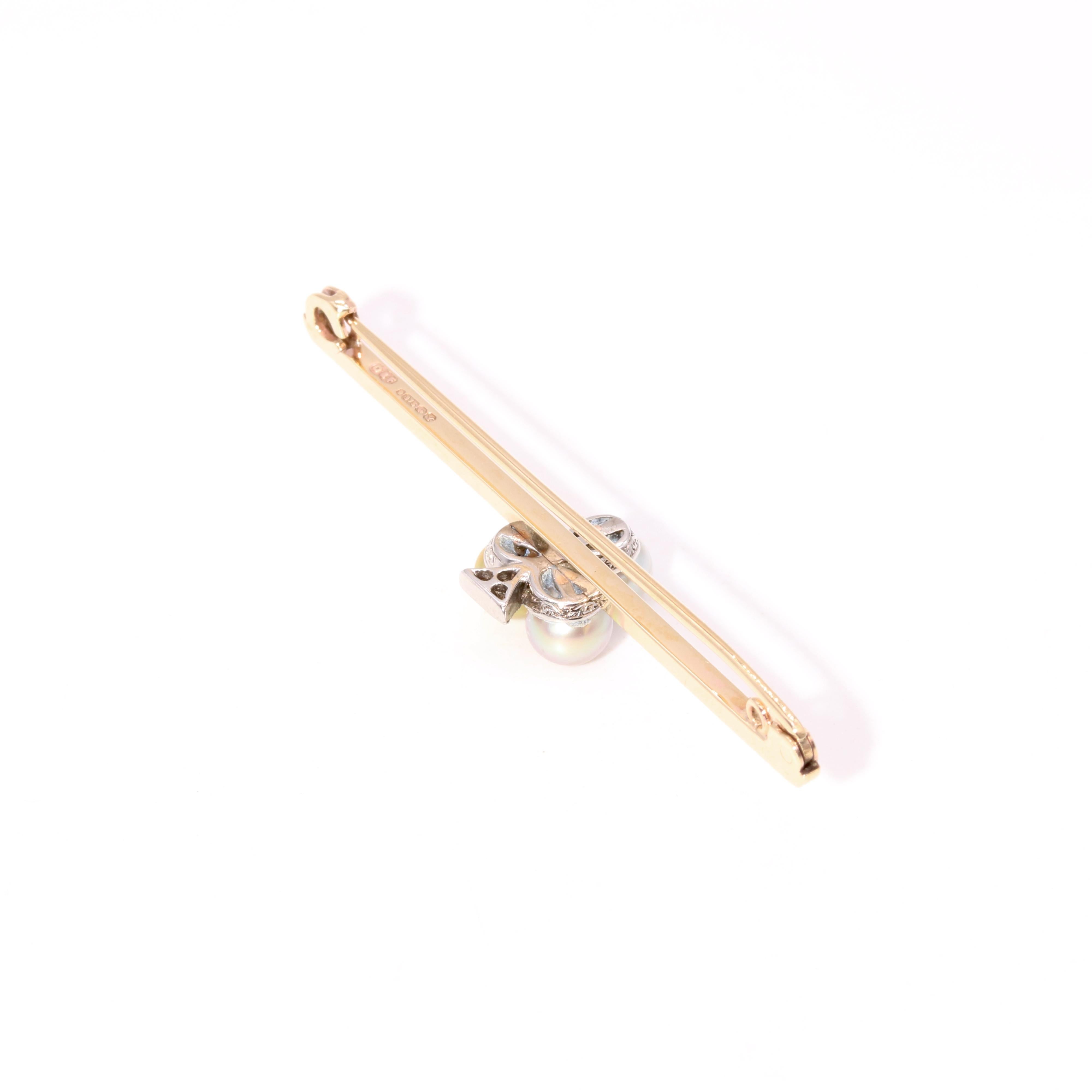 Art Deco Yellow Gold & Platinum Tri Colour Pearl and Diamond ‘Clubs’ Bar Brooch For Sale 2