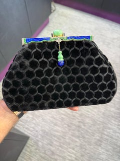 Sac à main Art déco en velours et or jaune, orné de jade, de lapis-lazuli et d'onyx, années 1920