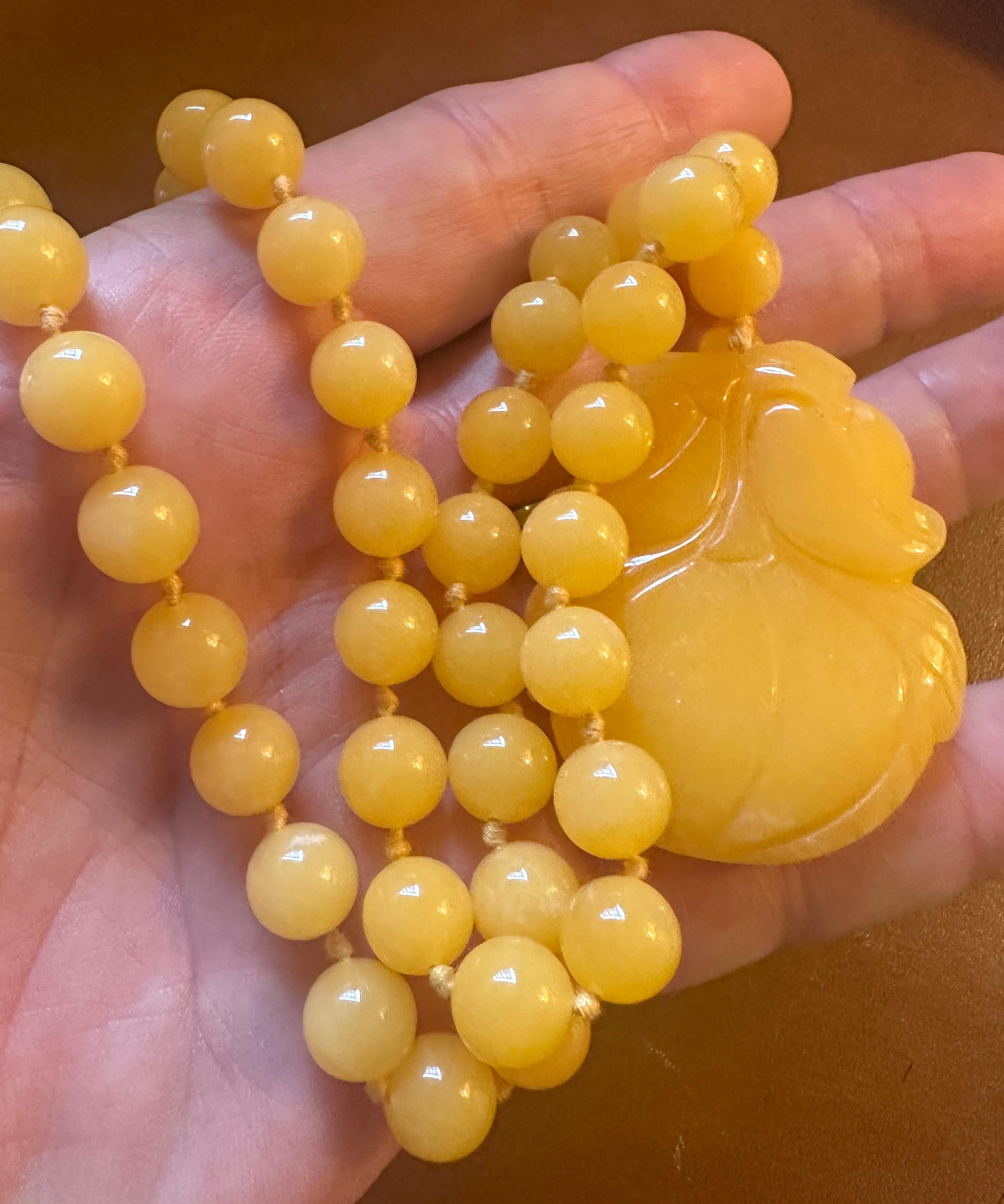 Art Deco Yellow Jade Carved Fruit Pendant Necklace 29 Inches 10mm Jade Beads For Sale 1