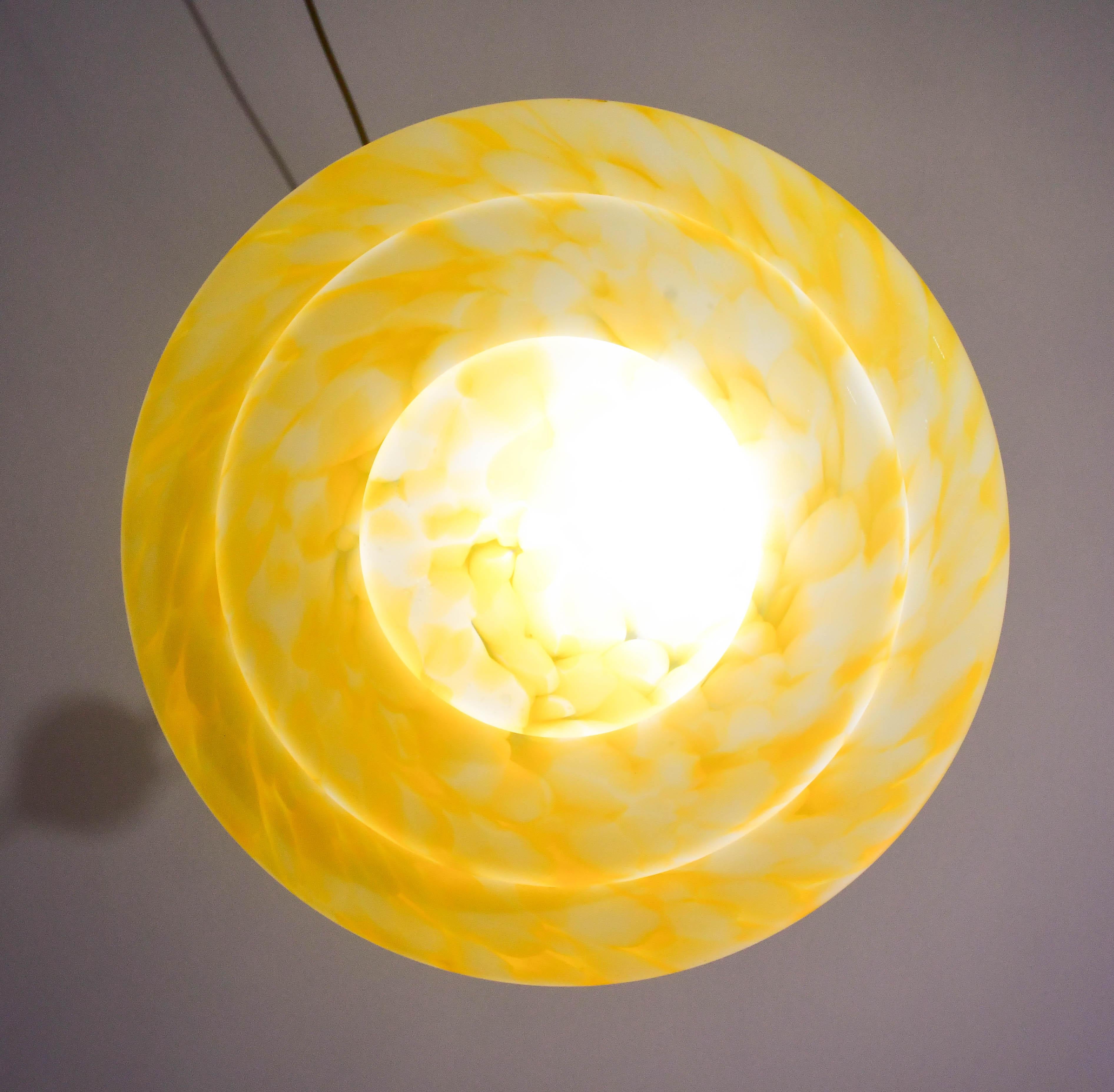 Verre de Murano Pendentif Art déco en verre de Murano jaune, 1950 en vente