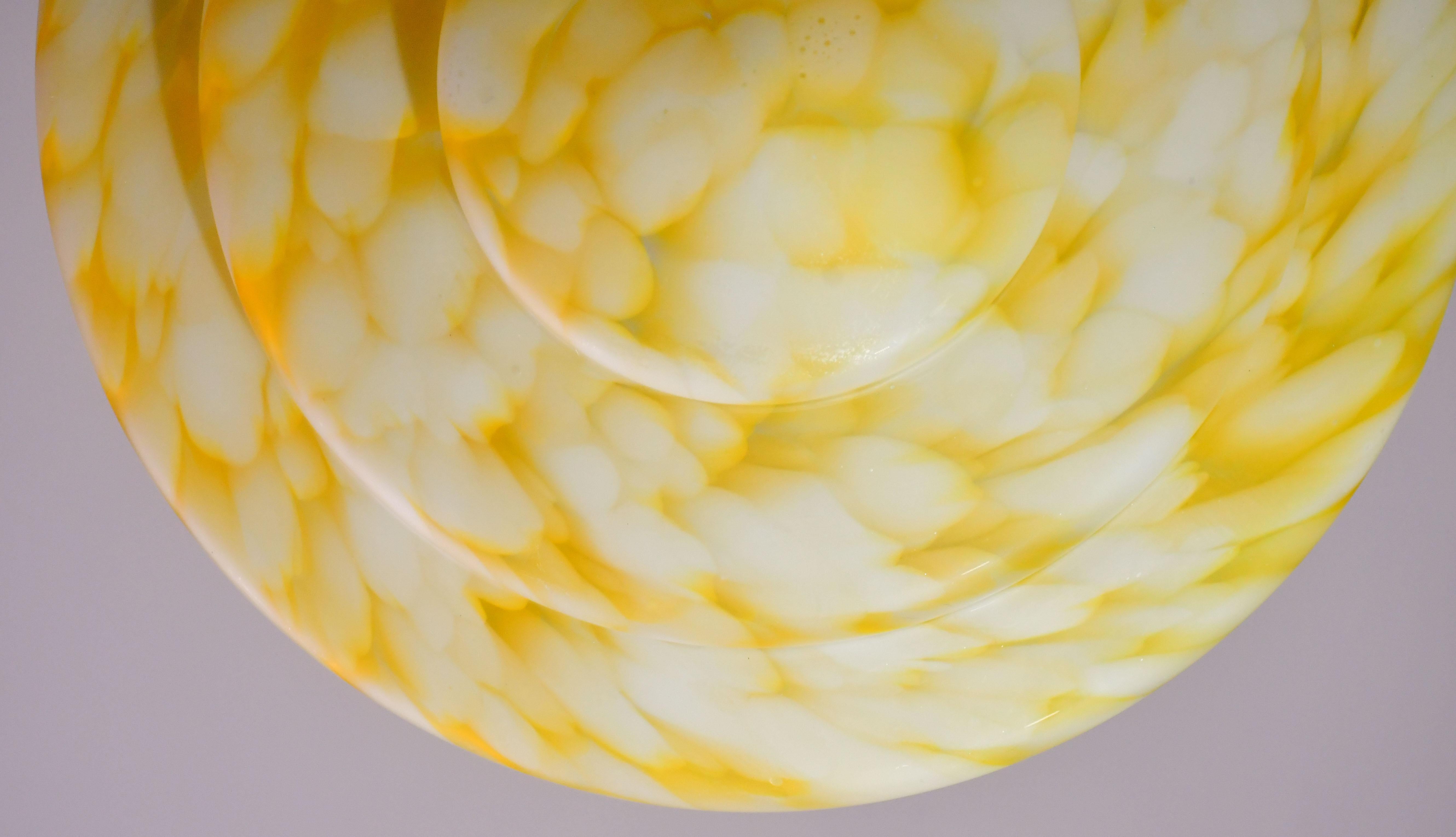 Pendentif Art déco en verre de Murano jaune, 1950 en vente 1