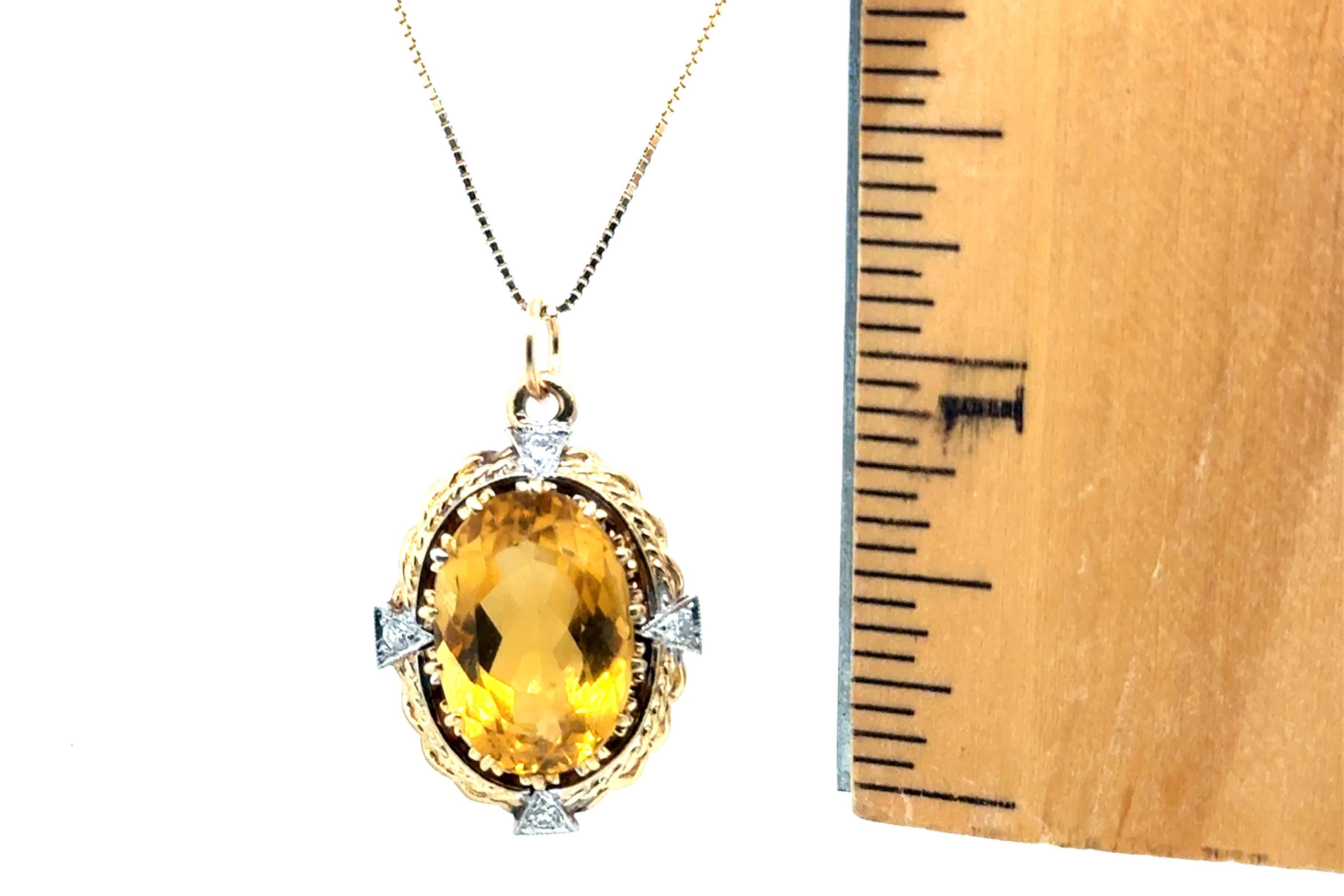 Pendentif Art déco ancien 12 carats 14 carats, diamants et topaze jaune, années 1930-1940 Pour femmes en vente