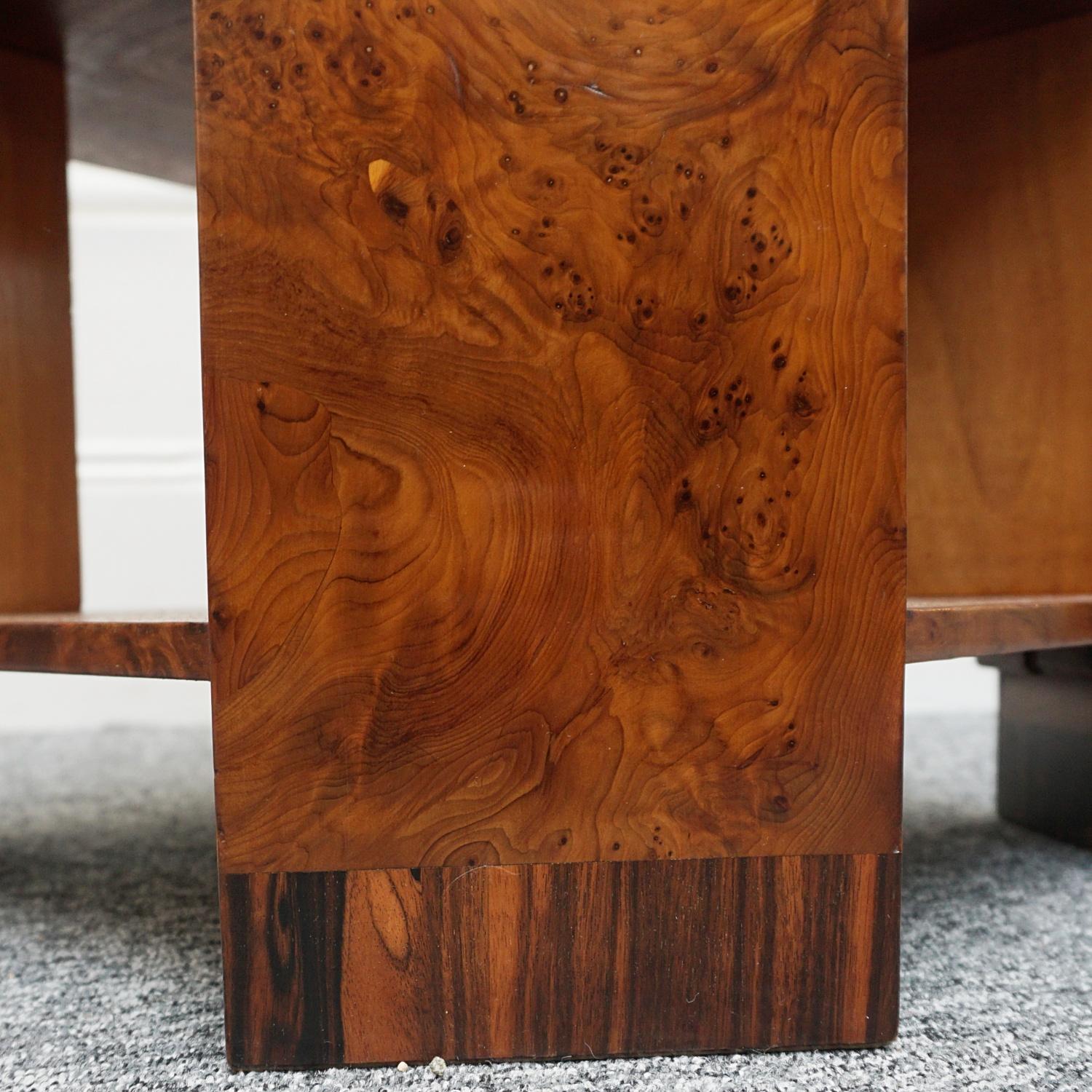 Art Deco Yew Wood Side Table by Waring & Gillow Ltd, circa 1935 In Good Condition In Forest Row, East Sussex