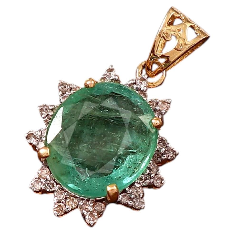 Unique Oval Emerald Brilliant Diamond Pendant 18K Yellow Gold IGI Certified For Sale