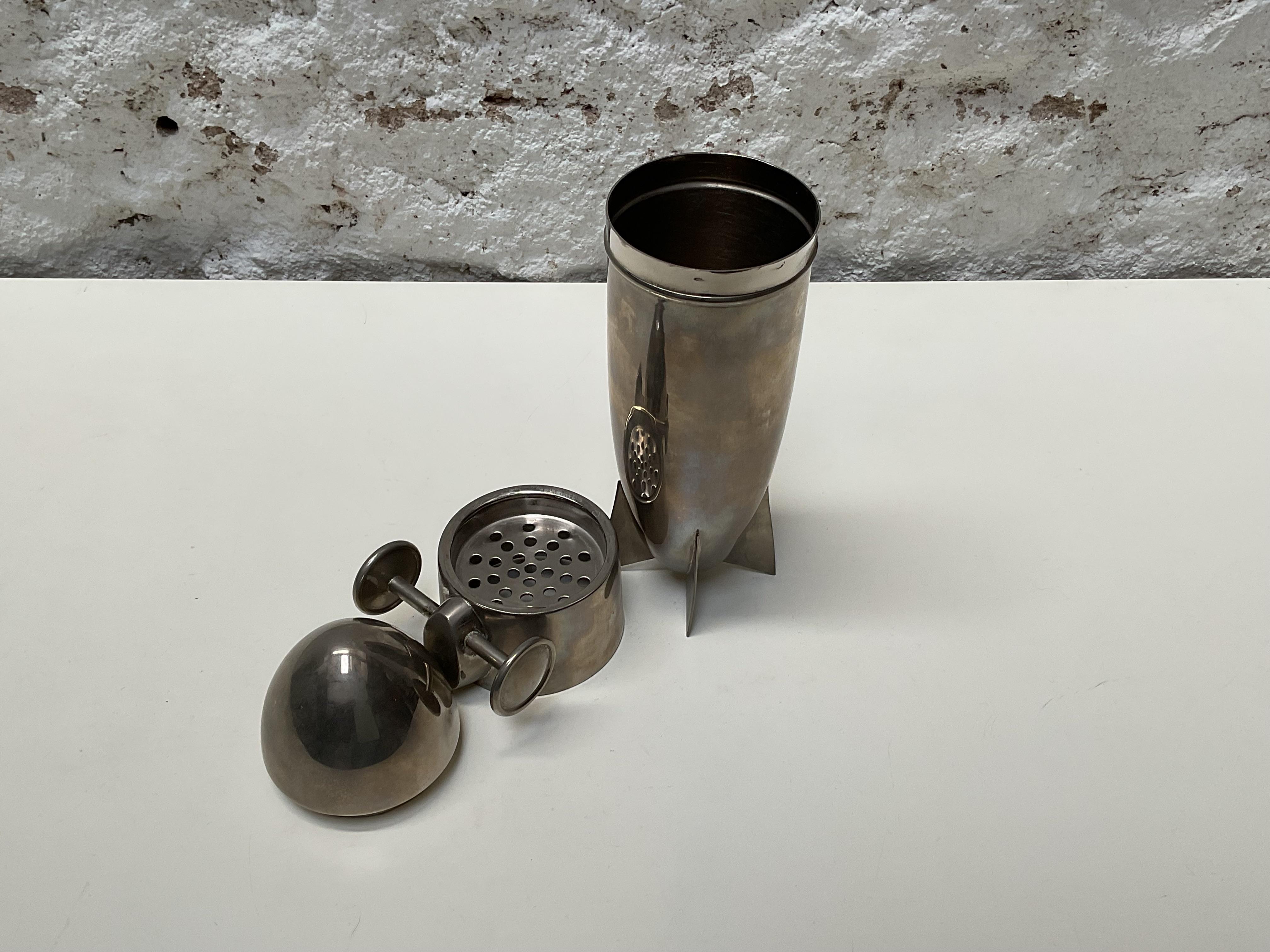 Art Deco Zeppelin Cocktail Shaker, verchromtes Metall, Mitteleuropa (Deutsch) im Angebot