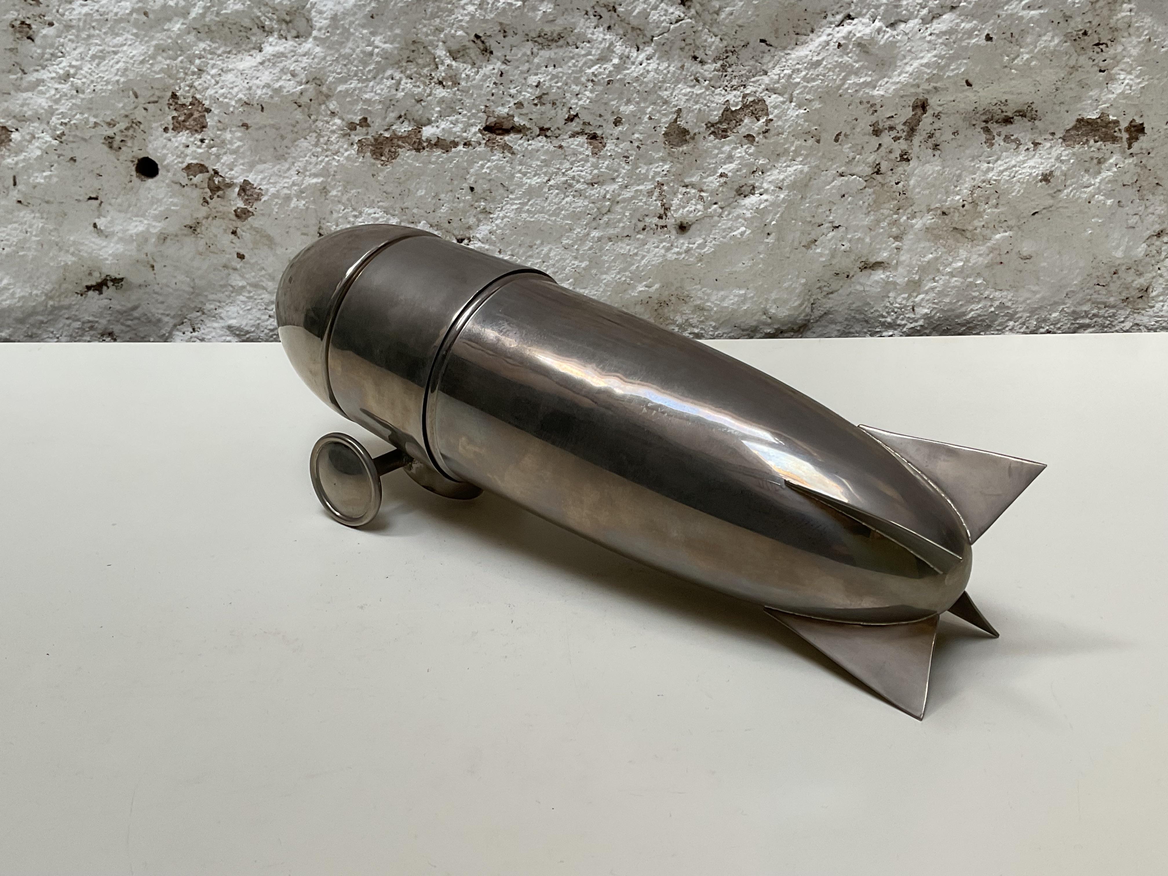 Art Deco Zeppelin Cocktail Shaker, verchromtes Metall, Mitteleuropa im Angebot 3