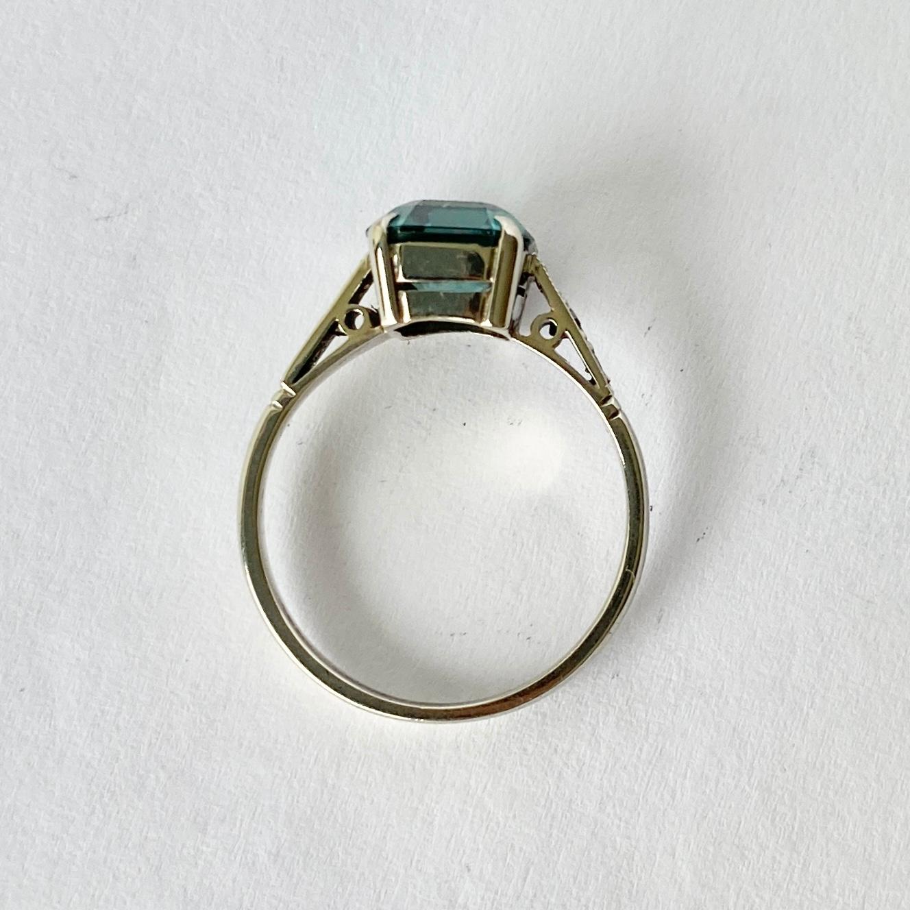 Art Deco Zircon and Diamond 9 Carat White Gold Ring In Fair Condition In Chipping Campden, GB