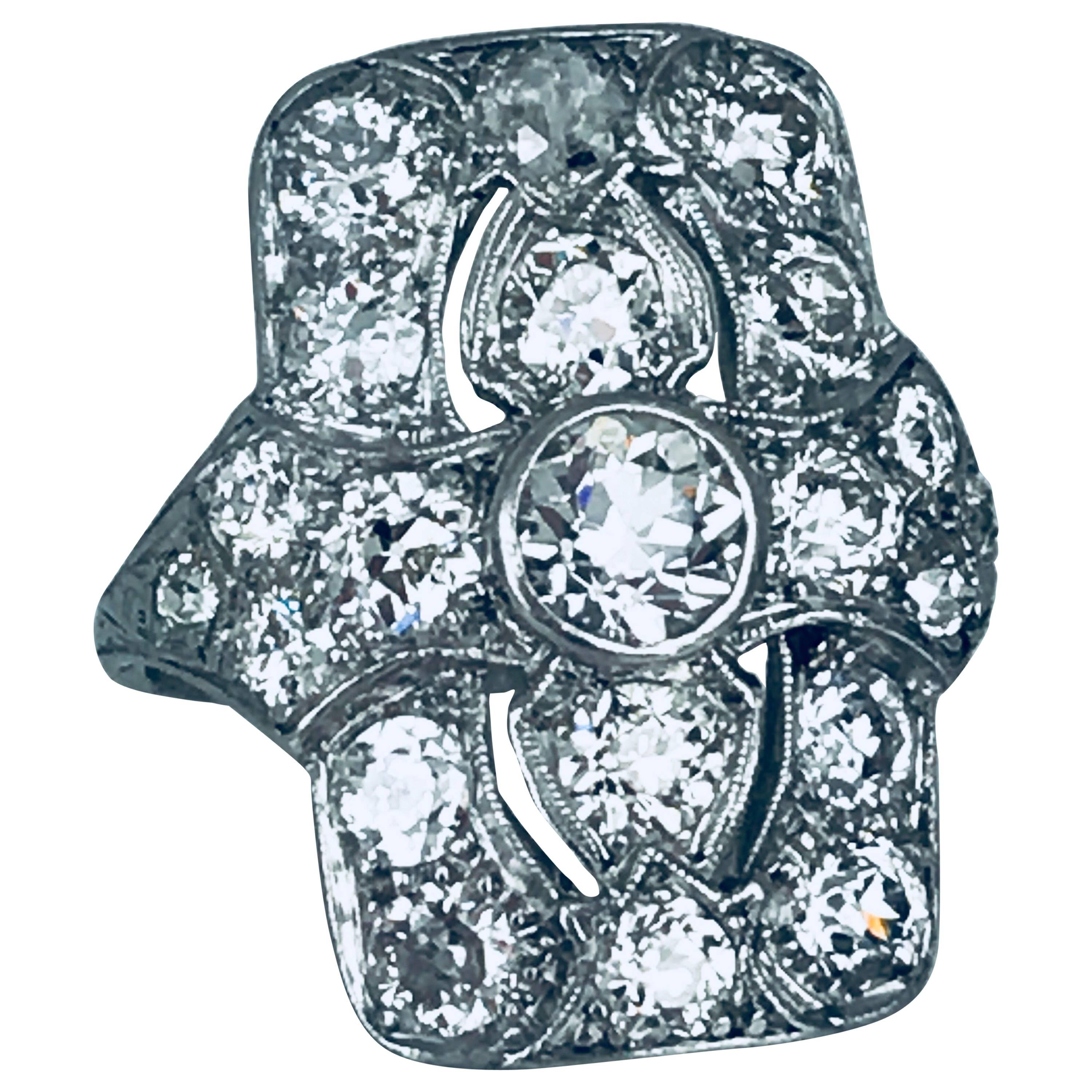 Art Deco, circa 1915 Platinum 2.87 Carat Diamond Ring, European Cut Diamonds For Sale