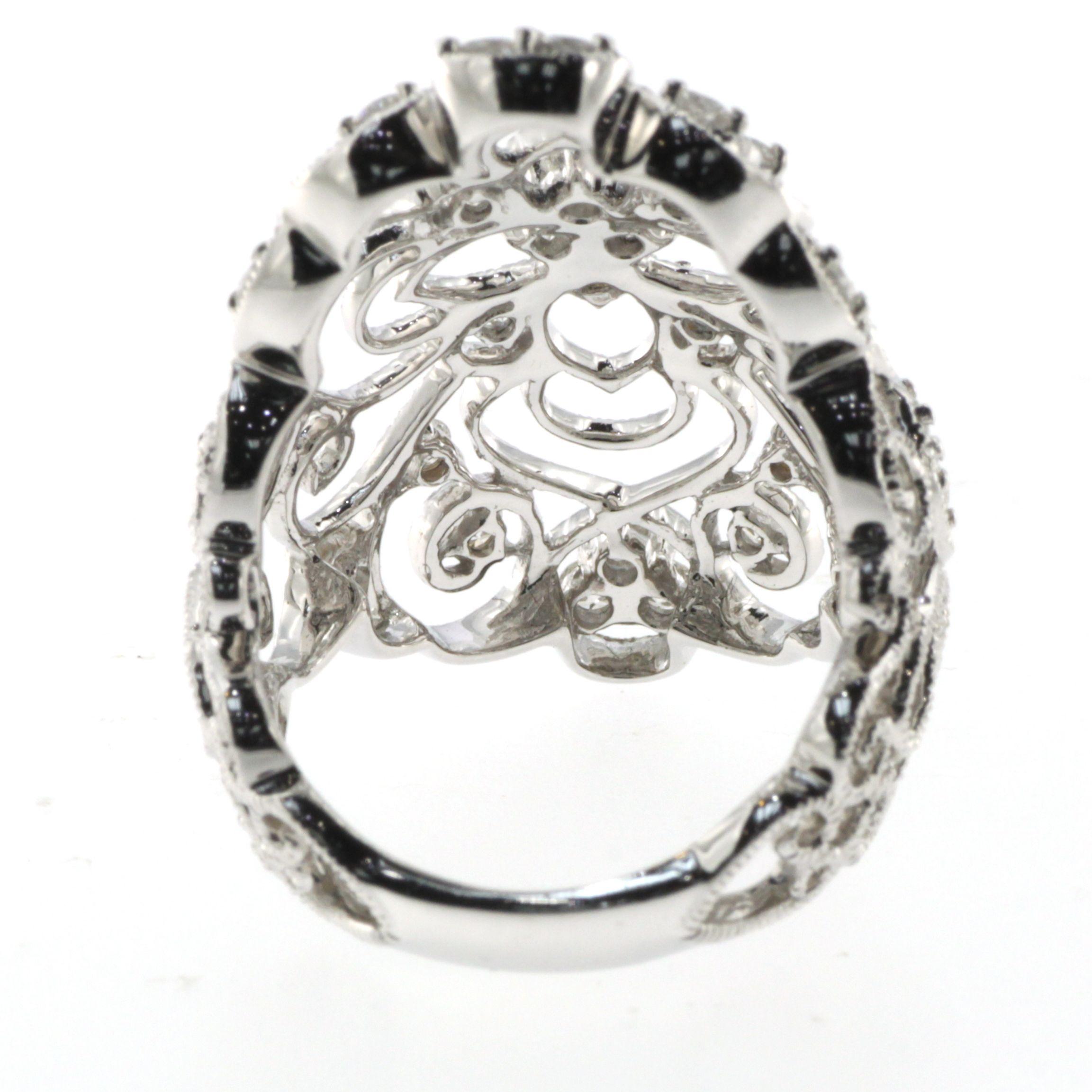 Art Decor Antique Filigree 1.28 Carat Diamond Ring in 18 Karat White Gold In New Condition For Sale In Hong Kong, HK