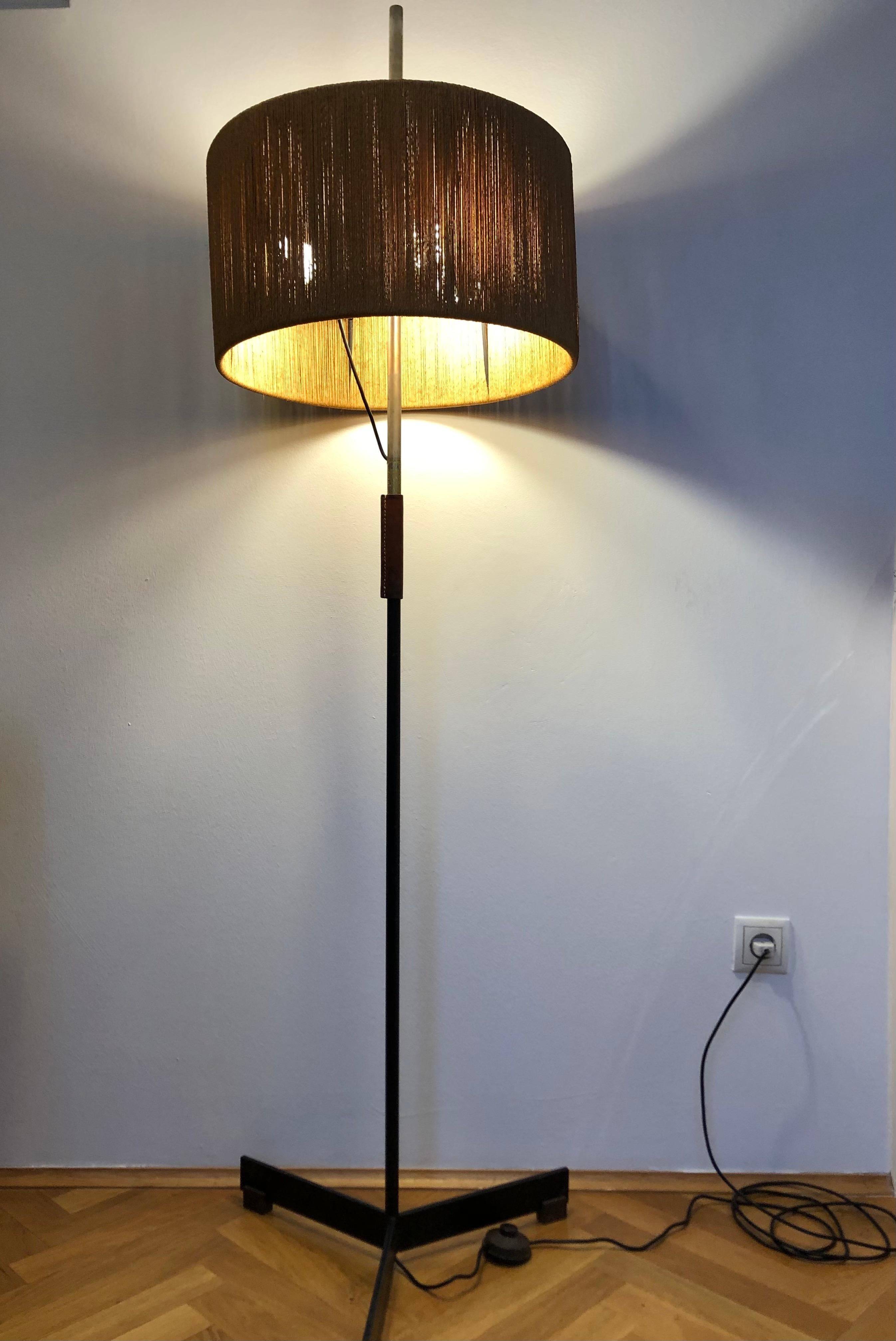 3 legged floor lamp