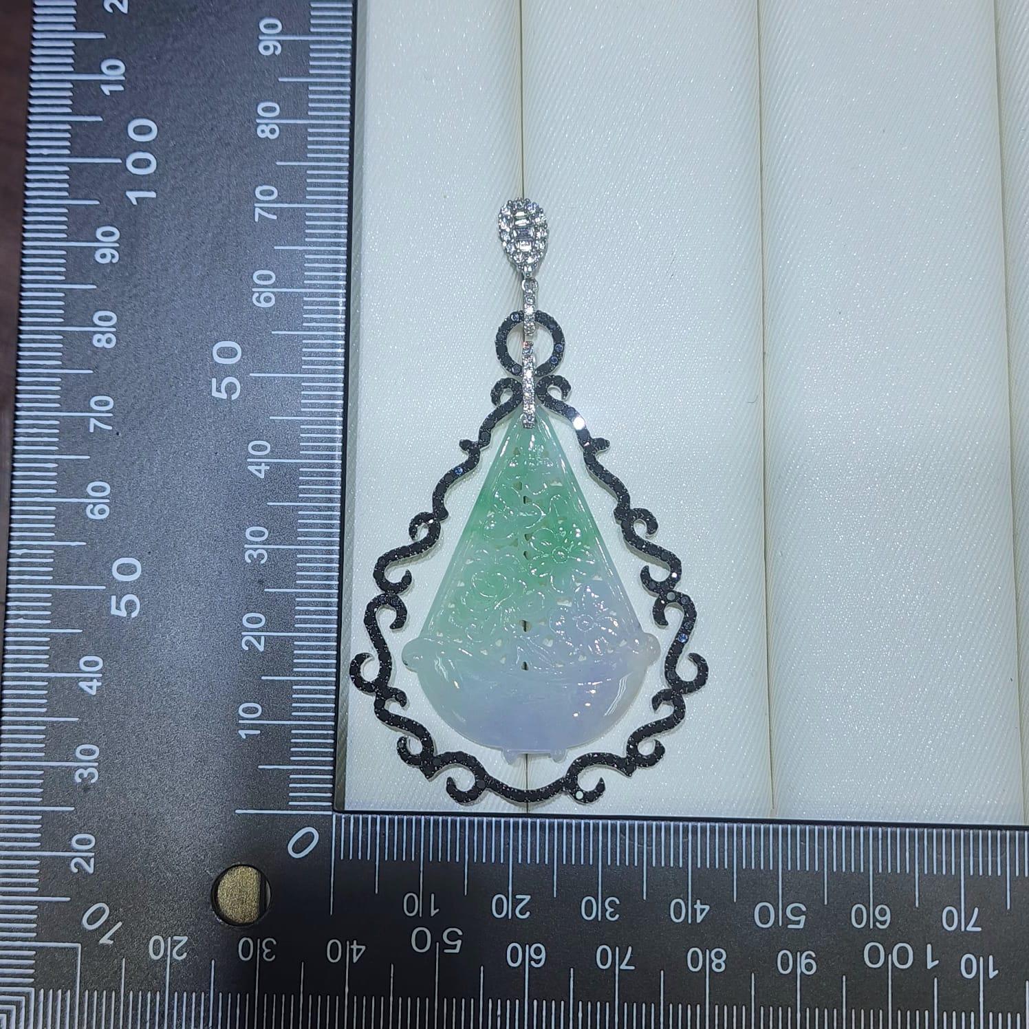 Boucles d'oreilles en goutte Art déco en or 18 carats avec diamants et jadéite de 63,70 carats en vente 1