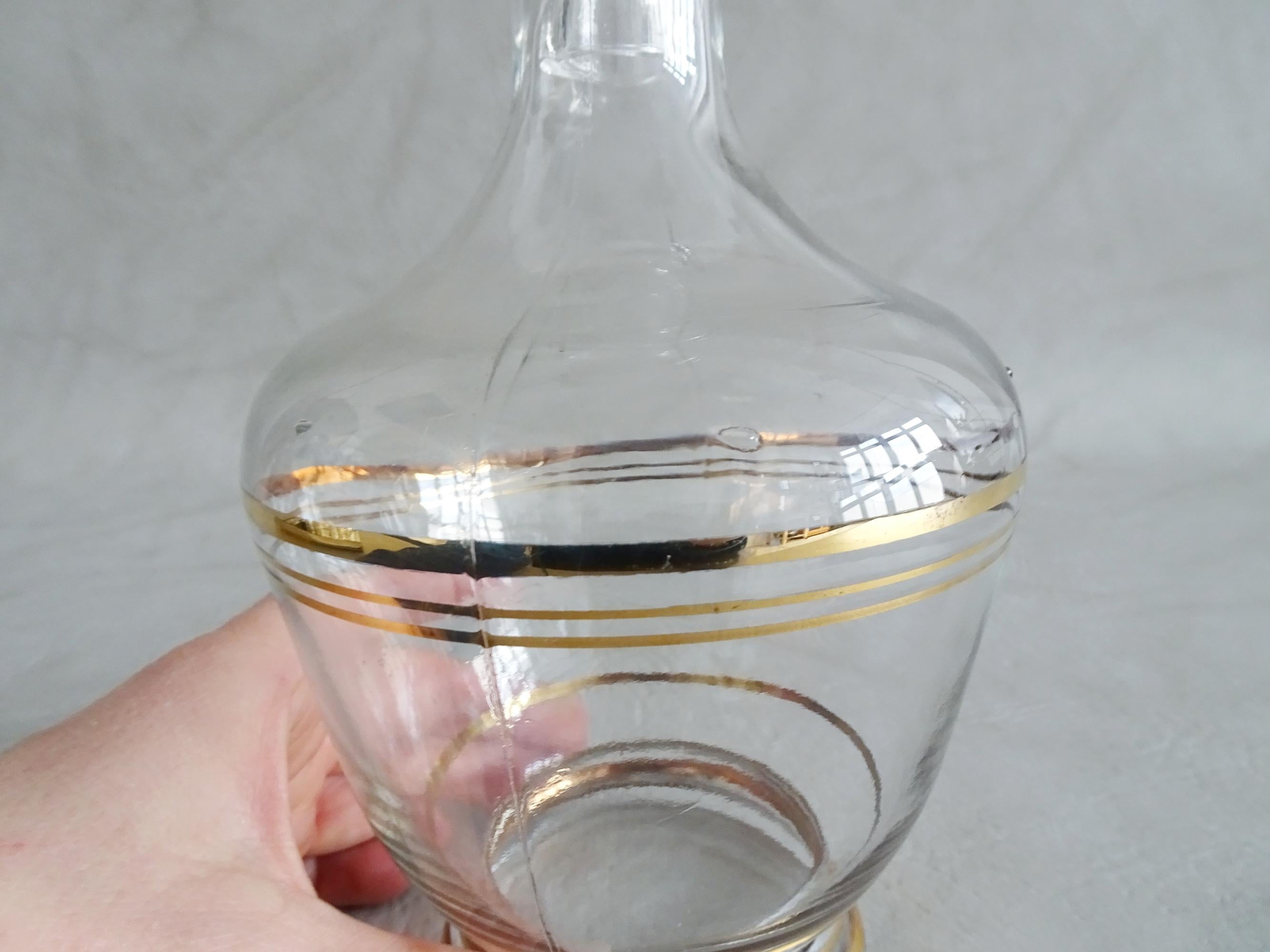 Juego de licor en jarra de cristal Art Deko sobre bandeja de espejo, Francia, 1935 Francés en venta
