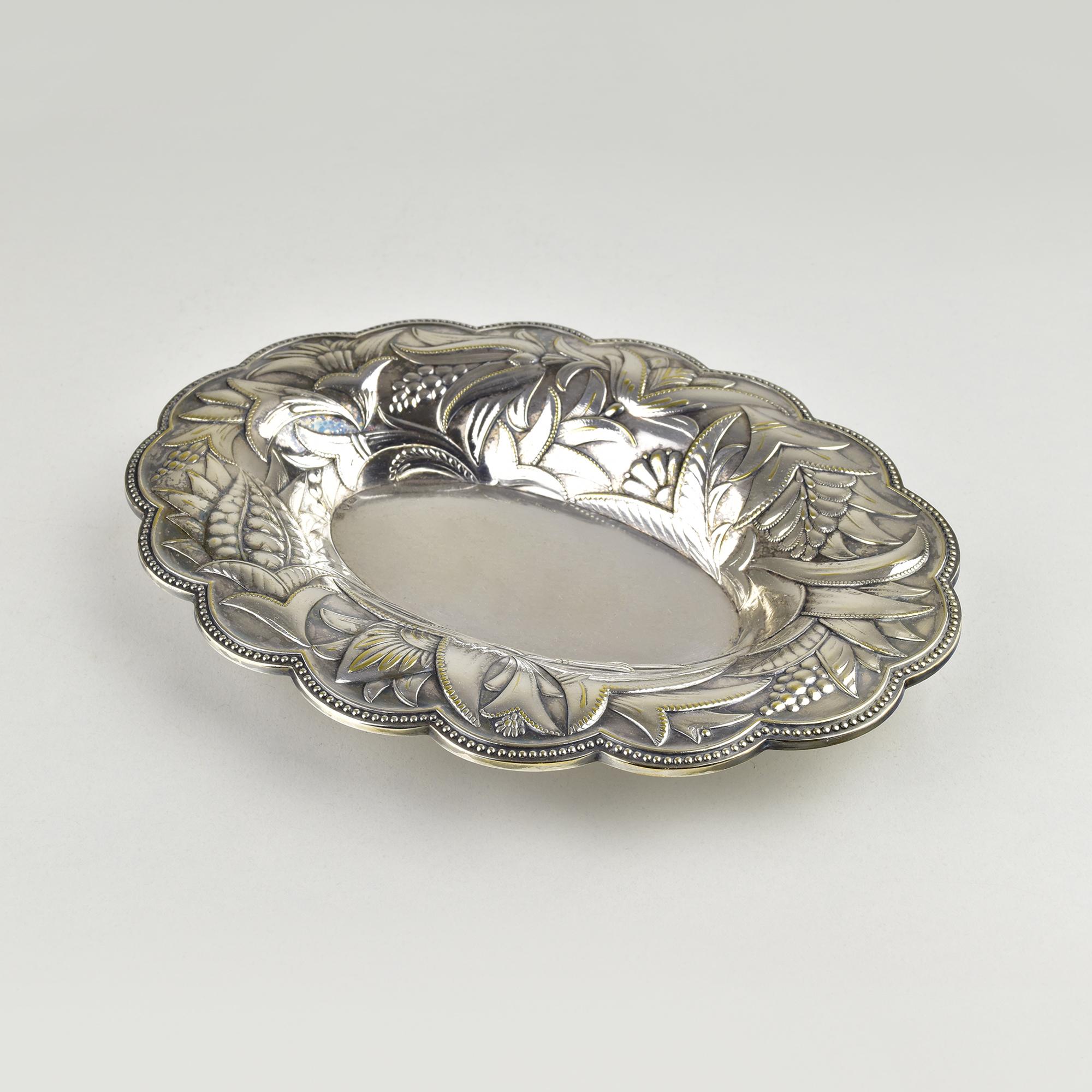 Début du 20ème siècle Art Deo Catch All Jewelry Dish by WMF Silverplated Wiener Werkstätte Style en vente