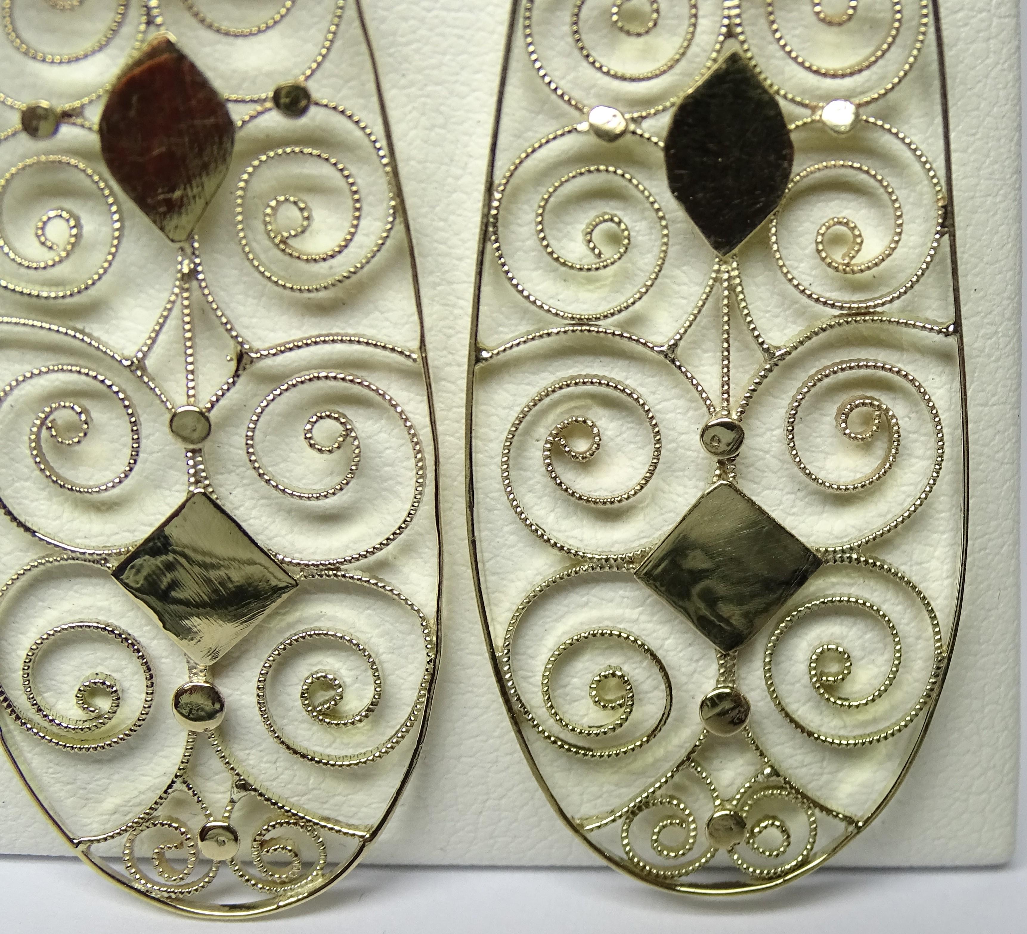 Art Etruscan Filigree Yellow Gold Dangle Earrings For Sale 1